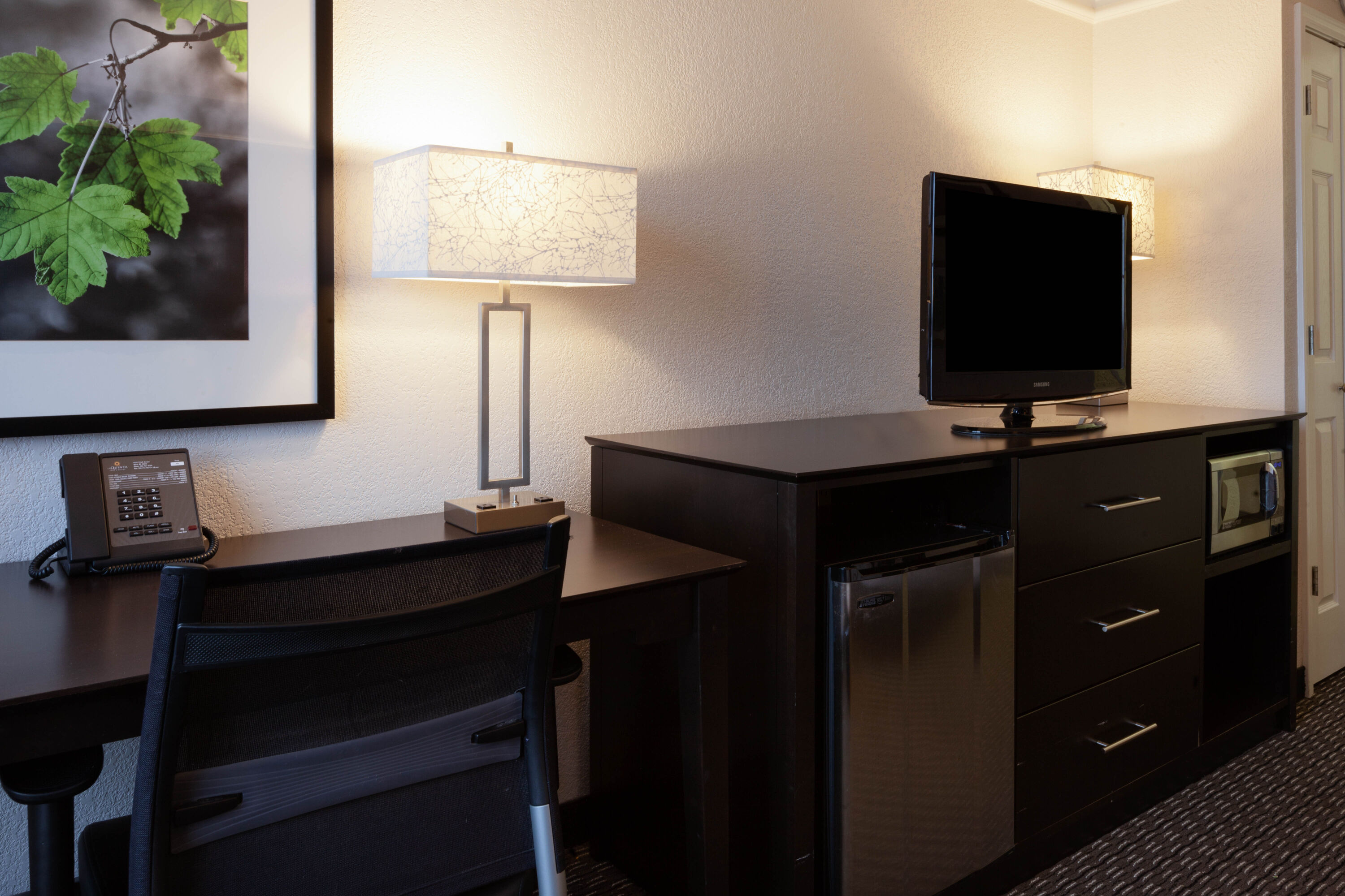 Guest room feature at the La Quinta Inn & Suites by Wyndham Detroit Utica in Utica, Michigan