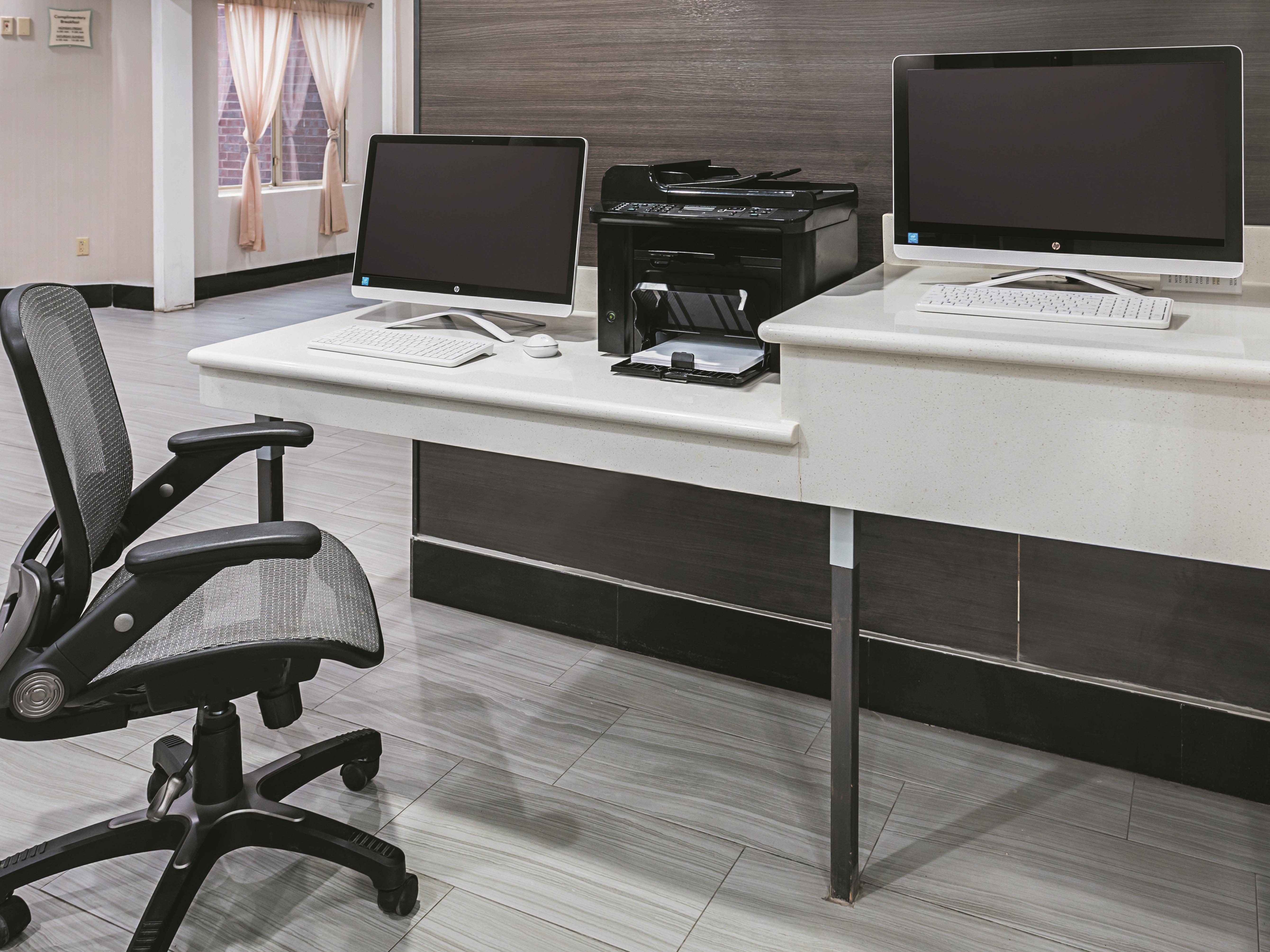 La Quinta Inn & Suites by Wyndham Minneapolis Northwest business center in Brooklyn Park, Minnesota