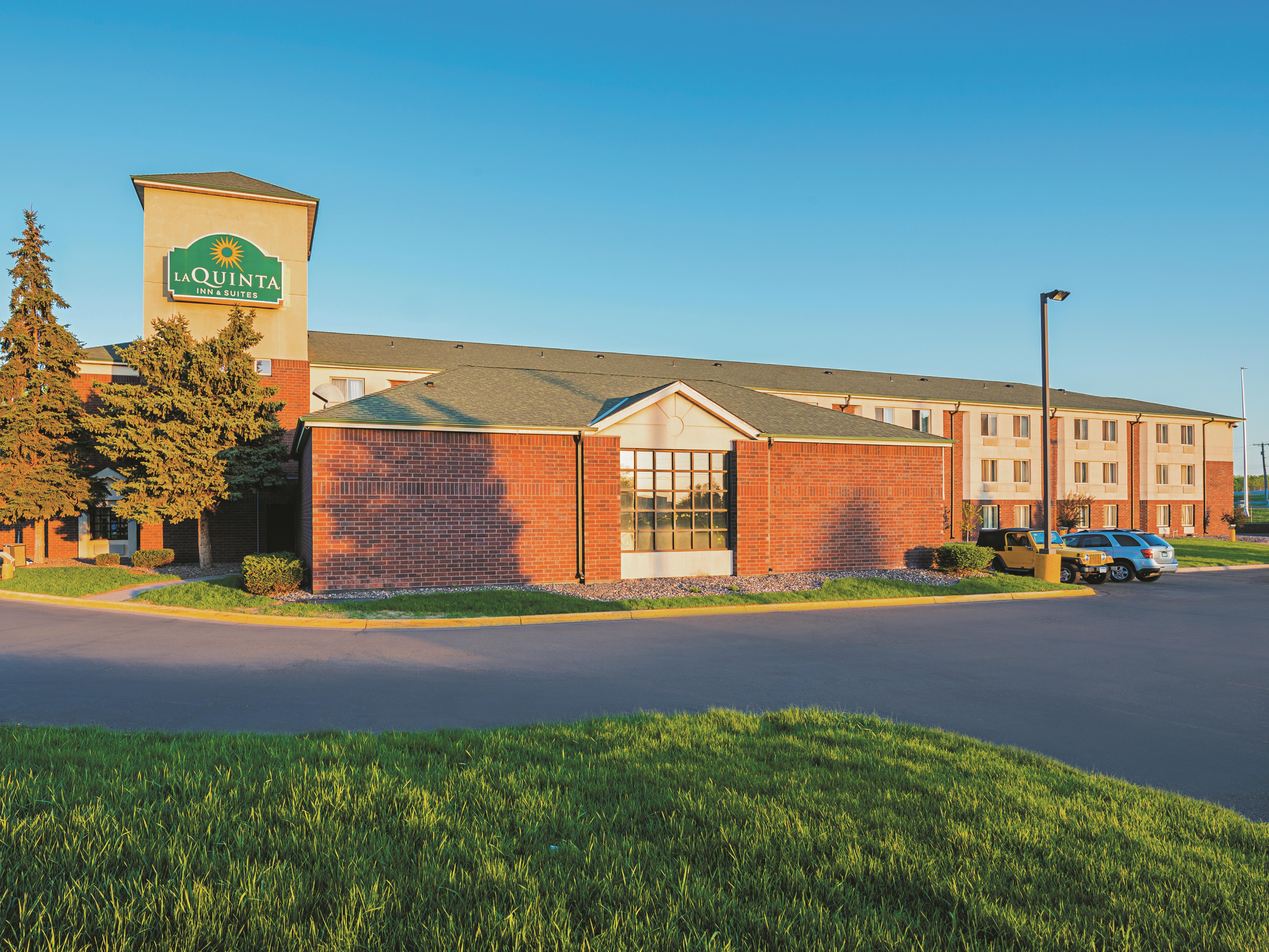 Exterior of La Quinta Inn & Suites by Wyndham Minneapolis Northwest hotel in Brooklyn Park, Minnesota
