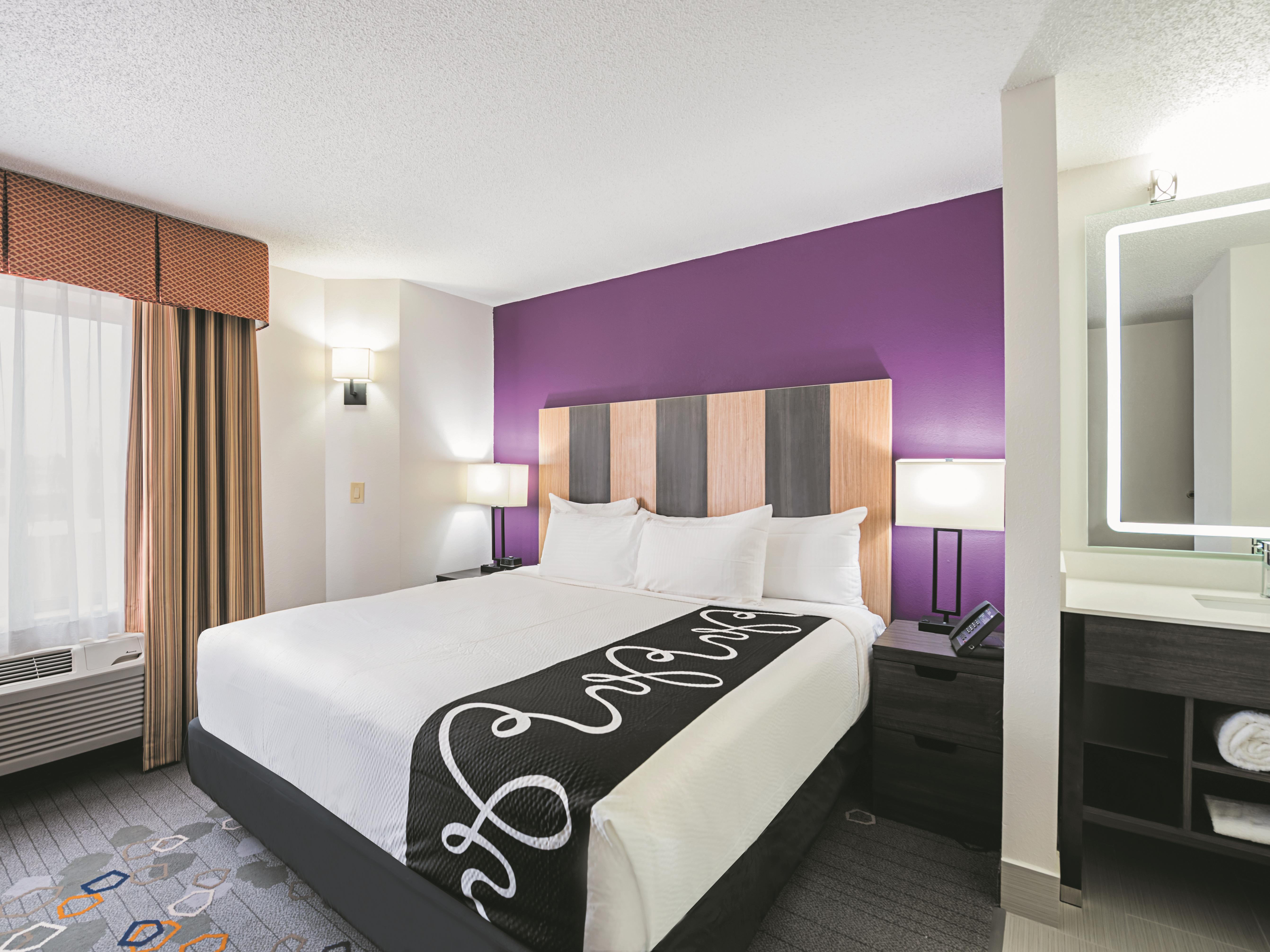 La Quinta Inn & Suites by Wyndham Minneapolis Northwest suite in Brooklyn Park, Minnesota