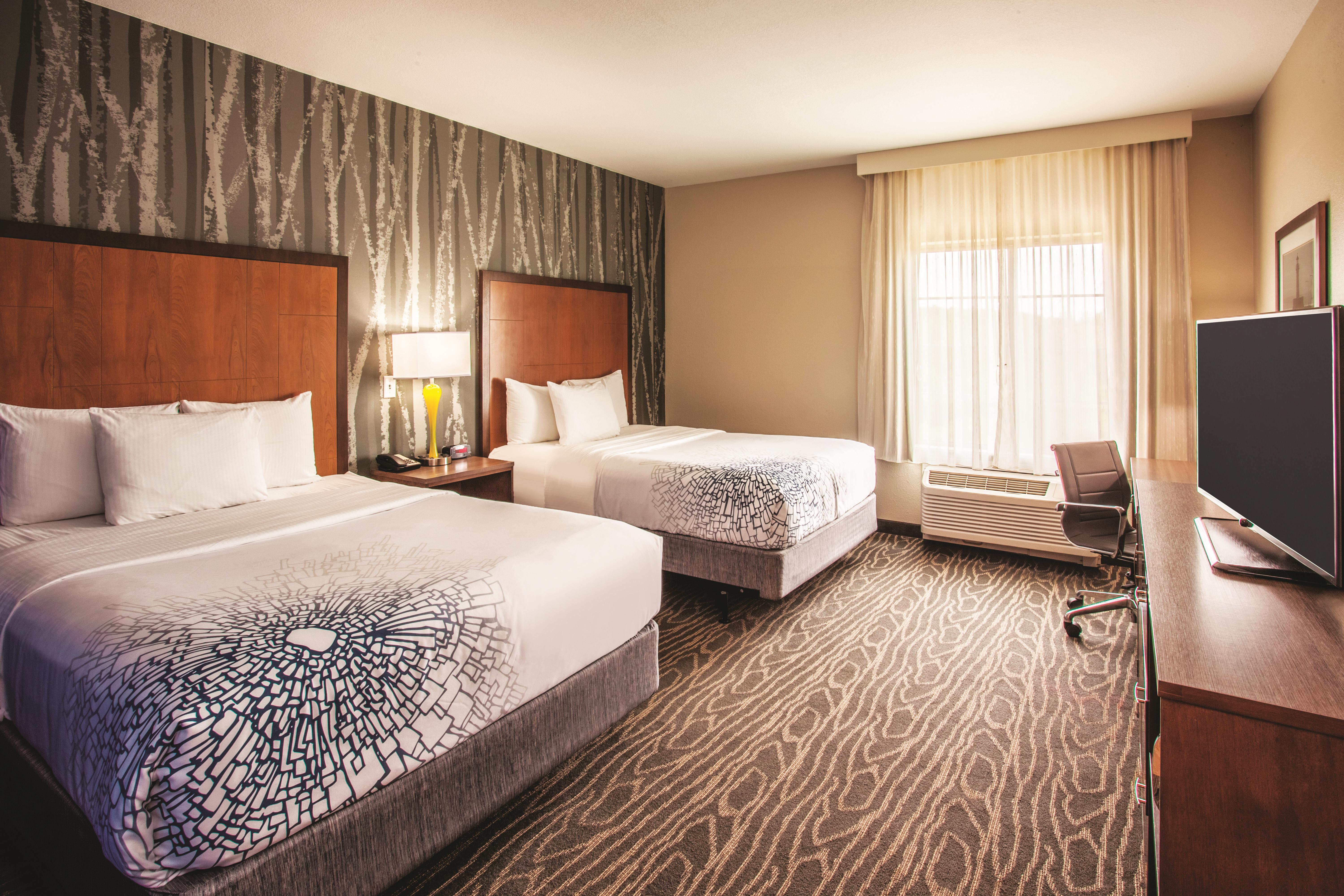 Guest room at the La Quinta Inn & Suites by Wyndham Duluth in Duluth, Minnesota
