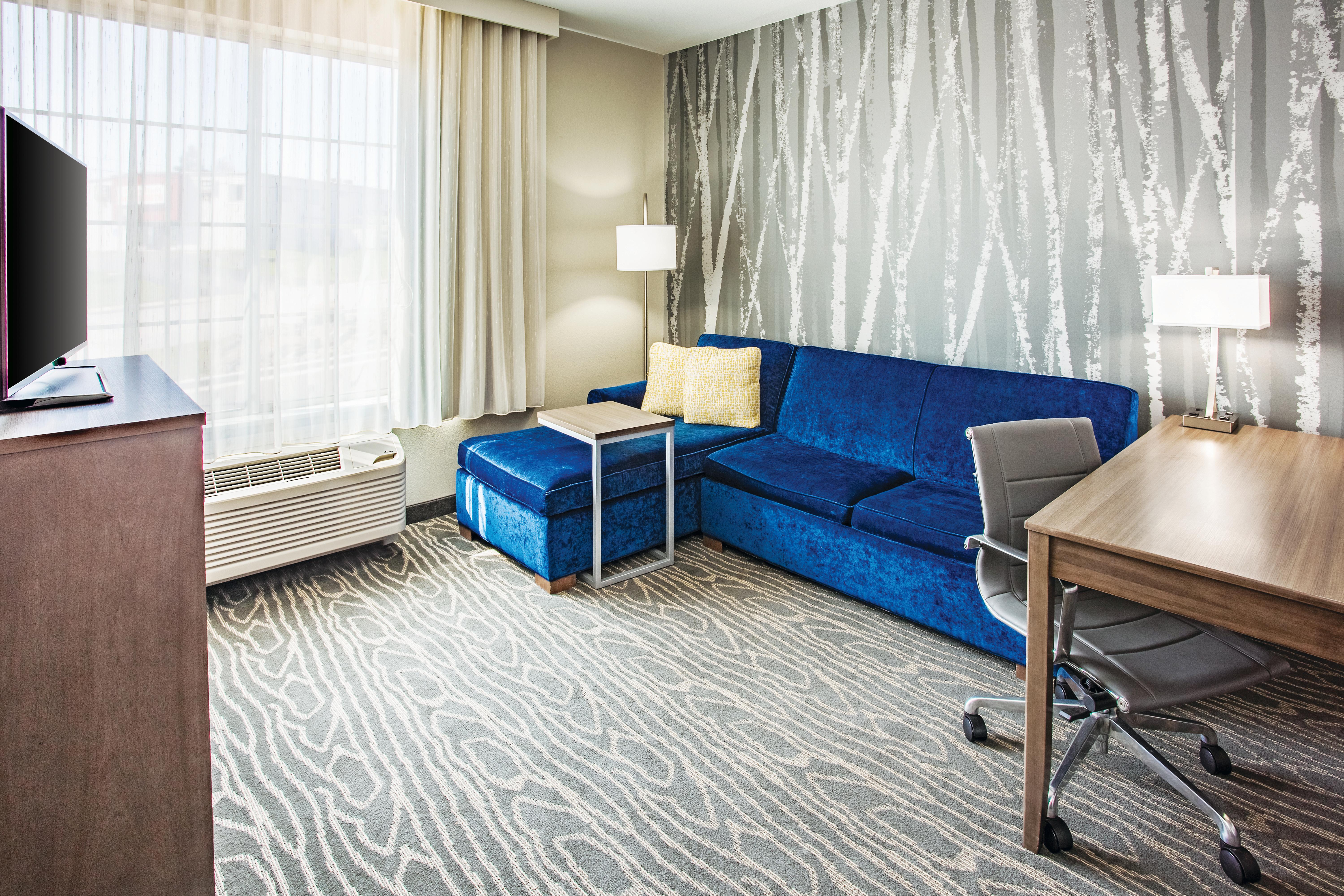 Guest room at the La Quinta Inn & Suites by Wyndham Duluth in Duluth, Minnesota