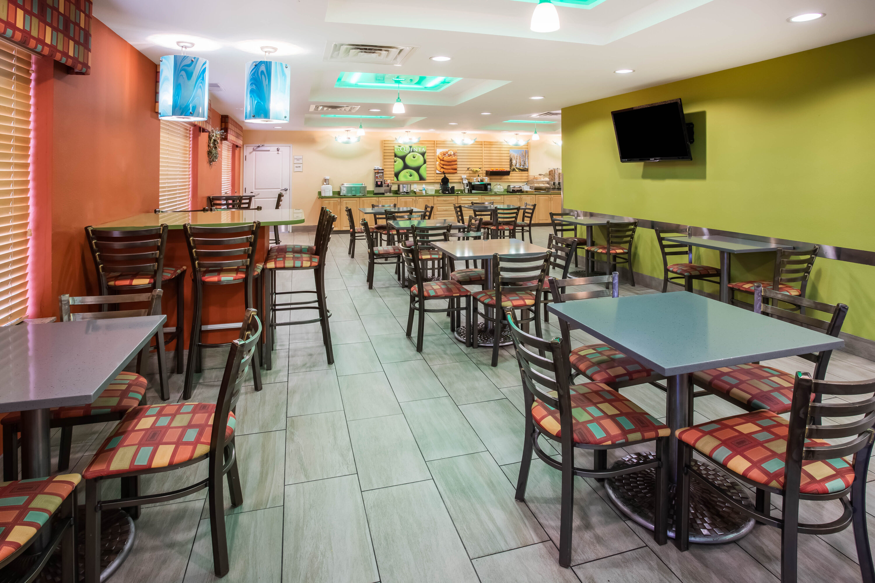 Free breakfast at La Quinta Inn & Suites by Wyndham Rochester Mayo Clinic S in Rochester, Minnesota