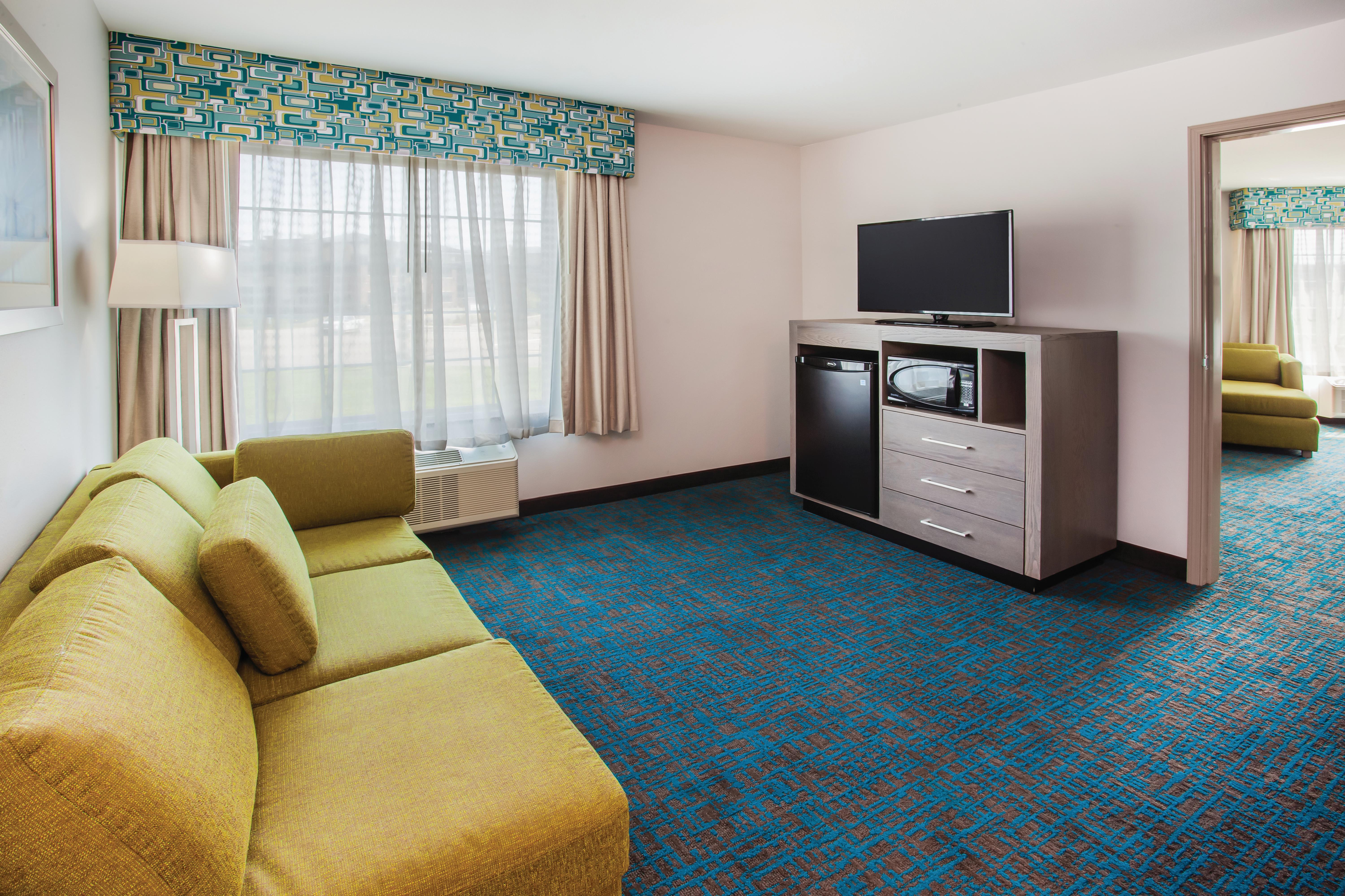La Quinta Inn & Suites by Wyndham St. Paul-Woodbury suite in Woodbury, Minnesota