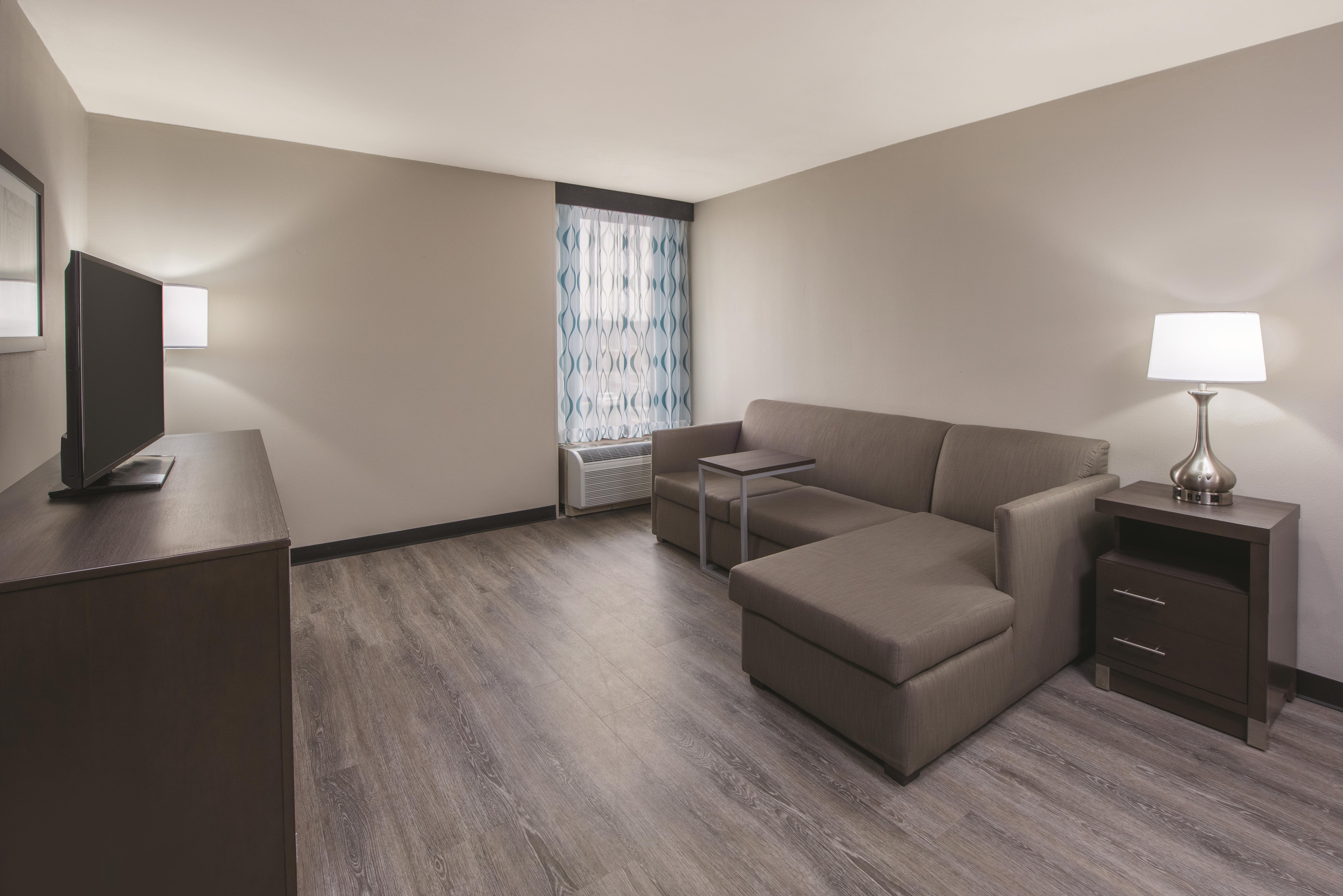 La Quinta Inn Amp Suites By Wyndham Festus St Louis South
