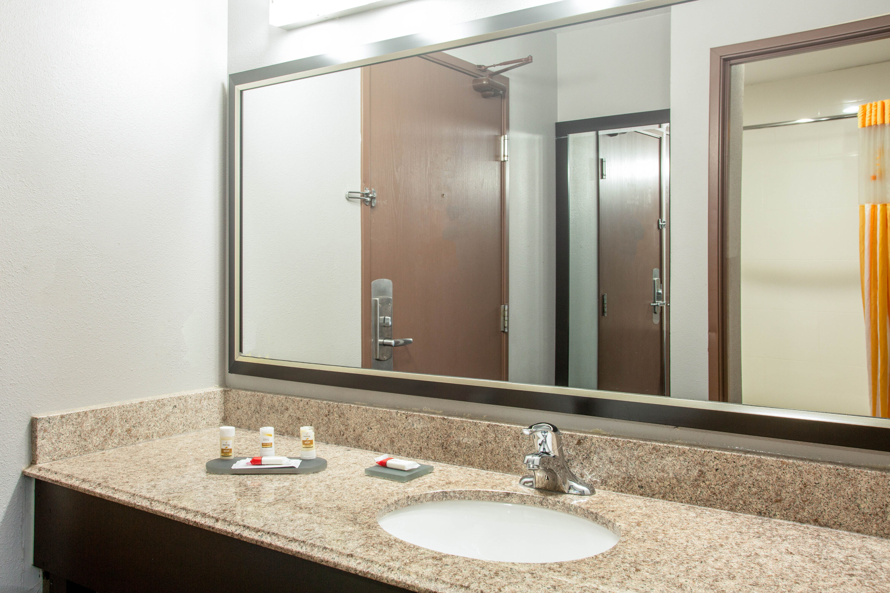 Guest room bath at the La Quinta Inn by Wyndham St. Louis Hazelwood - Airport North in Hazelwood, Missouri