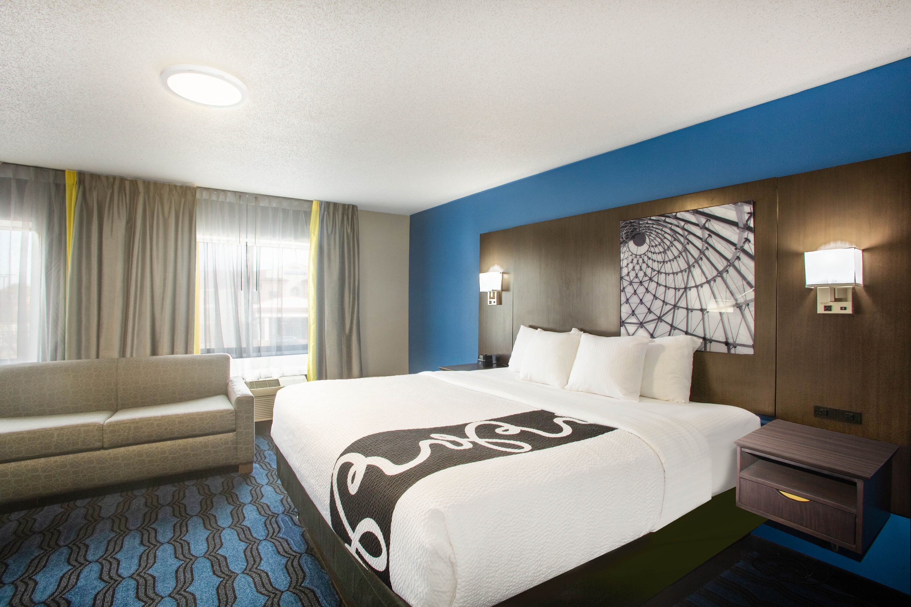 Guest room at the La Quinta Inn by Wyndham St. Louis Hazelwood - Airport North in Hazelwood, Missouri