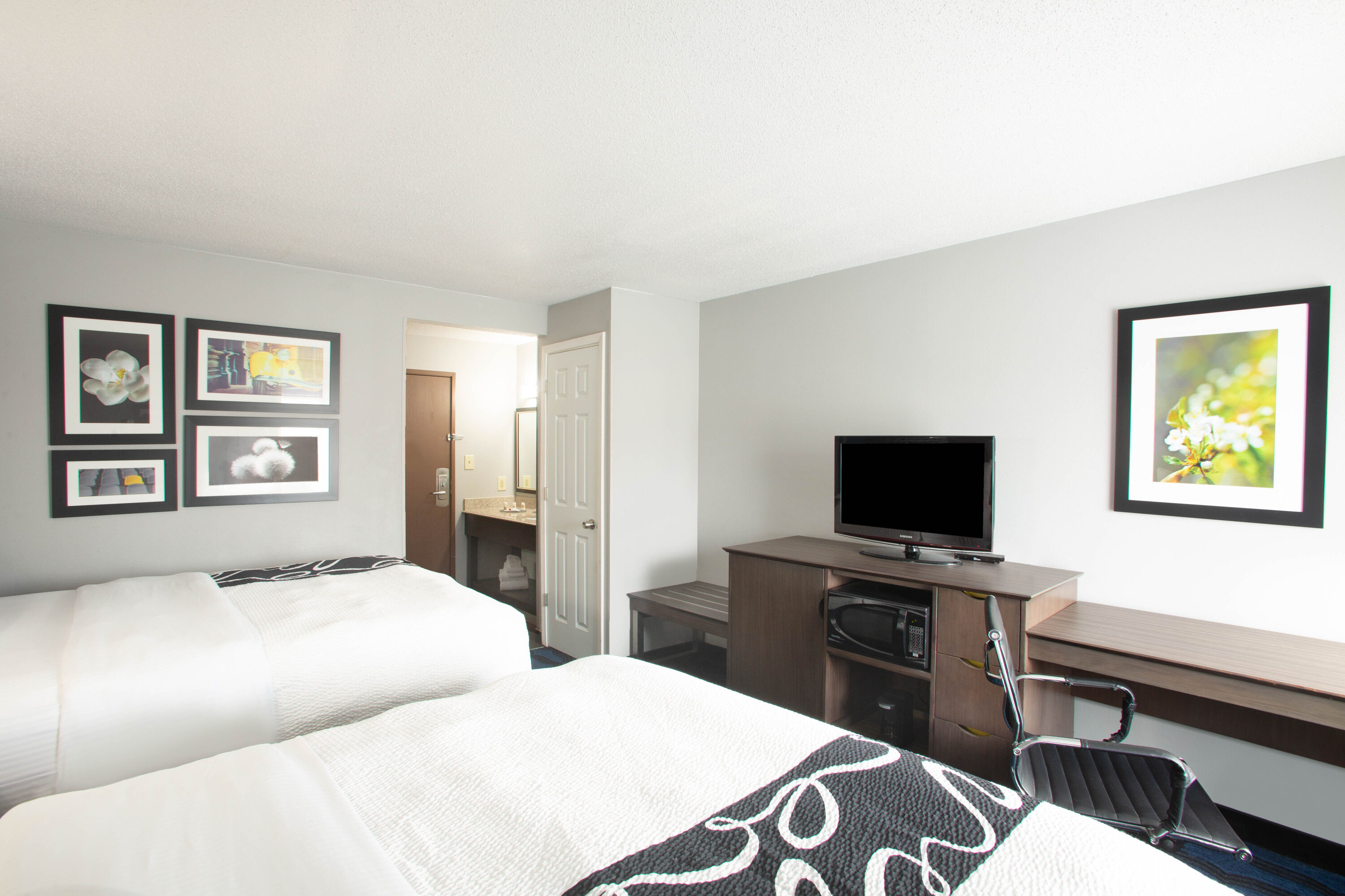 Guest room at the La Quinta Inn by Wyndham St. Louis Hazelwood - Airport North in Hazelwood, Missouri