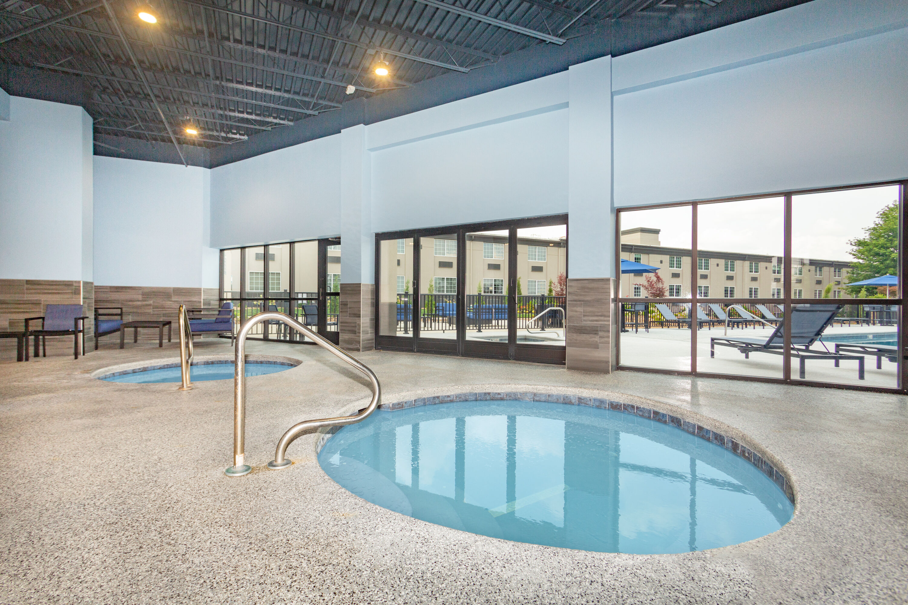 Hot tub at the La Quinta Inn & Suites by Wyndham Joplin in Joplin, Missouri