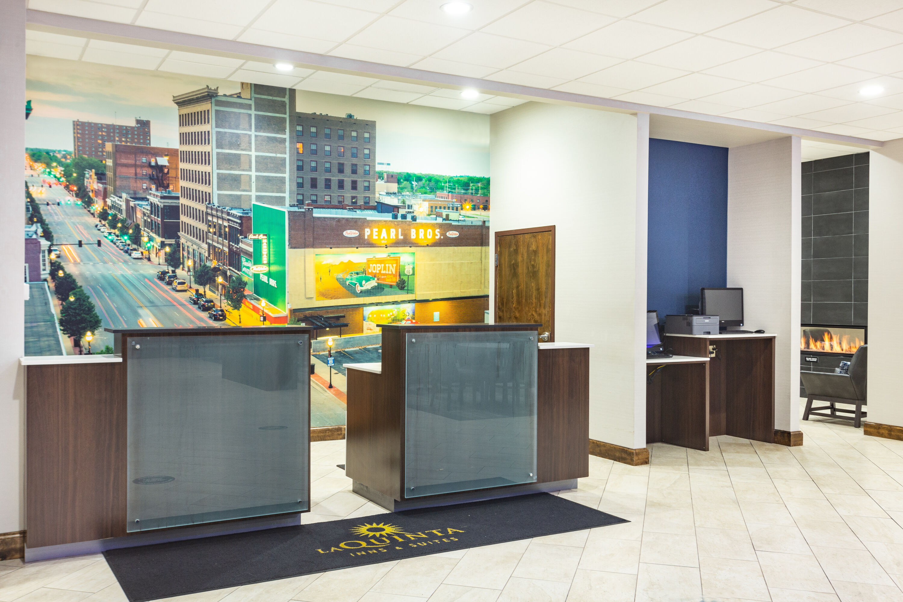 La Quinta Inn & Suites by Wyndham Joplin | Joplin, MO Hotels