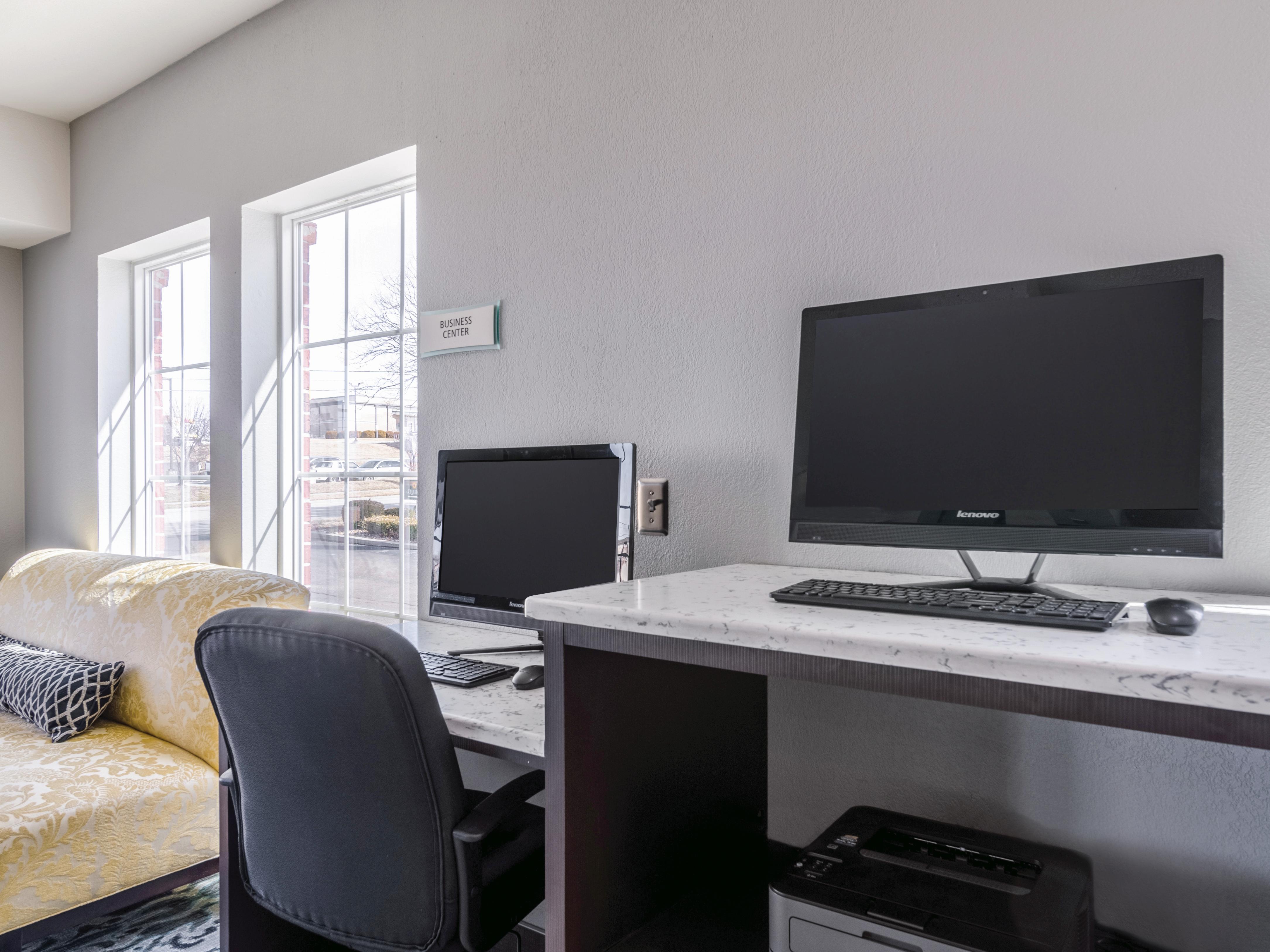 La Quinta Inn & Suites by Wyndham Kansas City Airport business center in Kansas City, Missouri