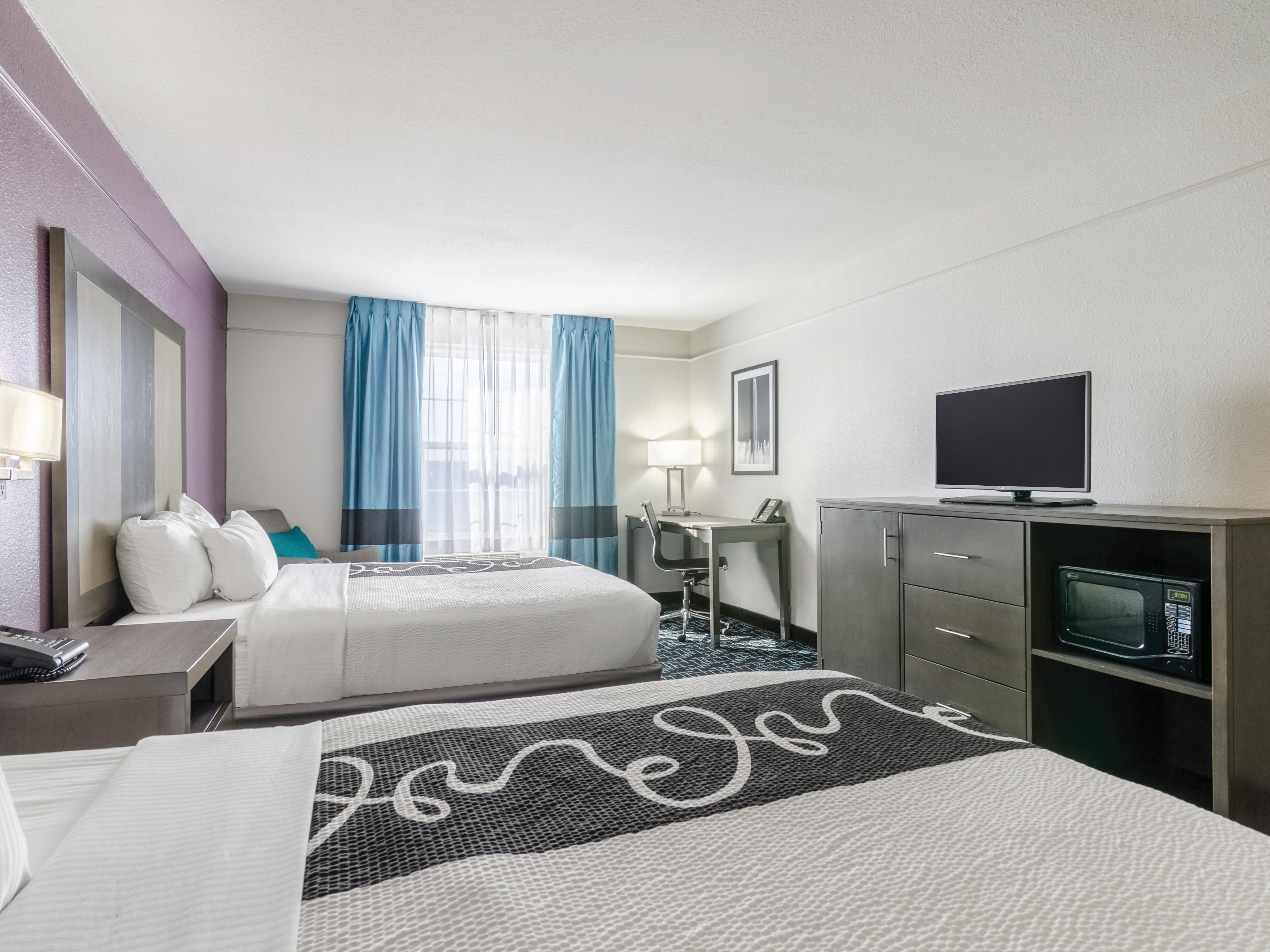 La Quinta Inn Amp Suites By Wyndham Kansas City Airport