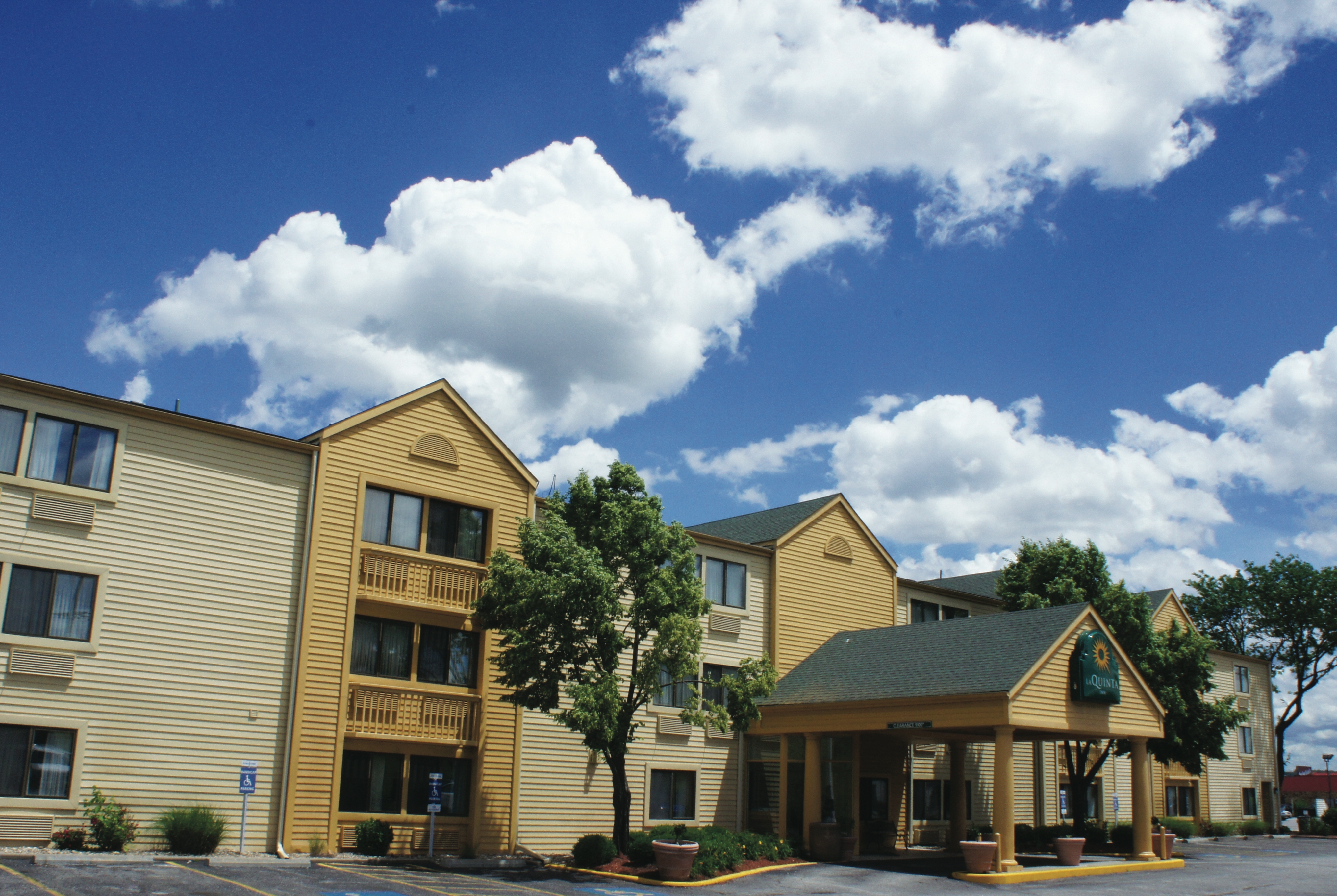 La Quinta Inn by Wyndham Kansas City North N. Kansas City, MO Hotels