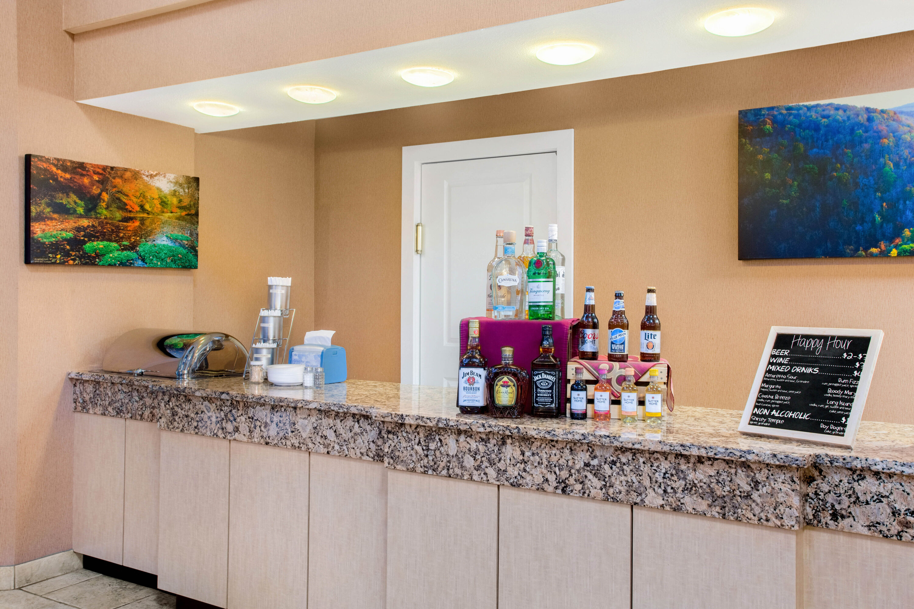 Bar at La Quinta Inn & Suites by Wyndham Springfield South in Springfield, Missouri