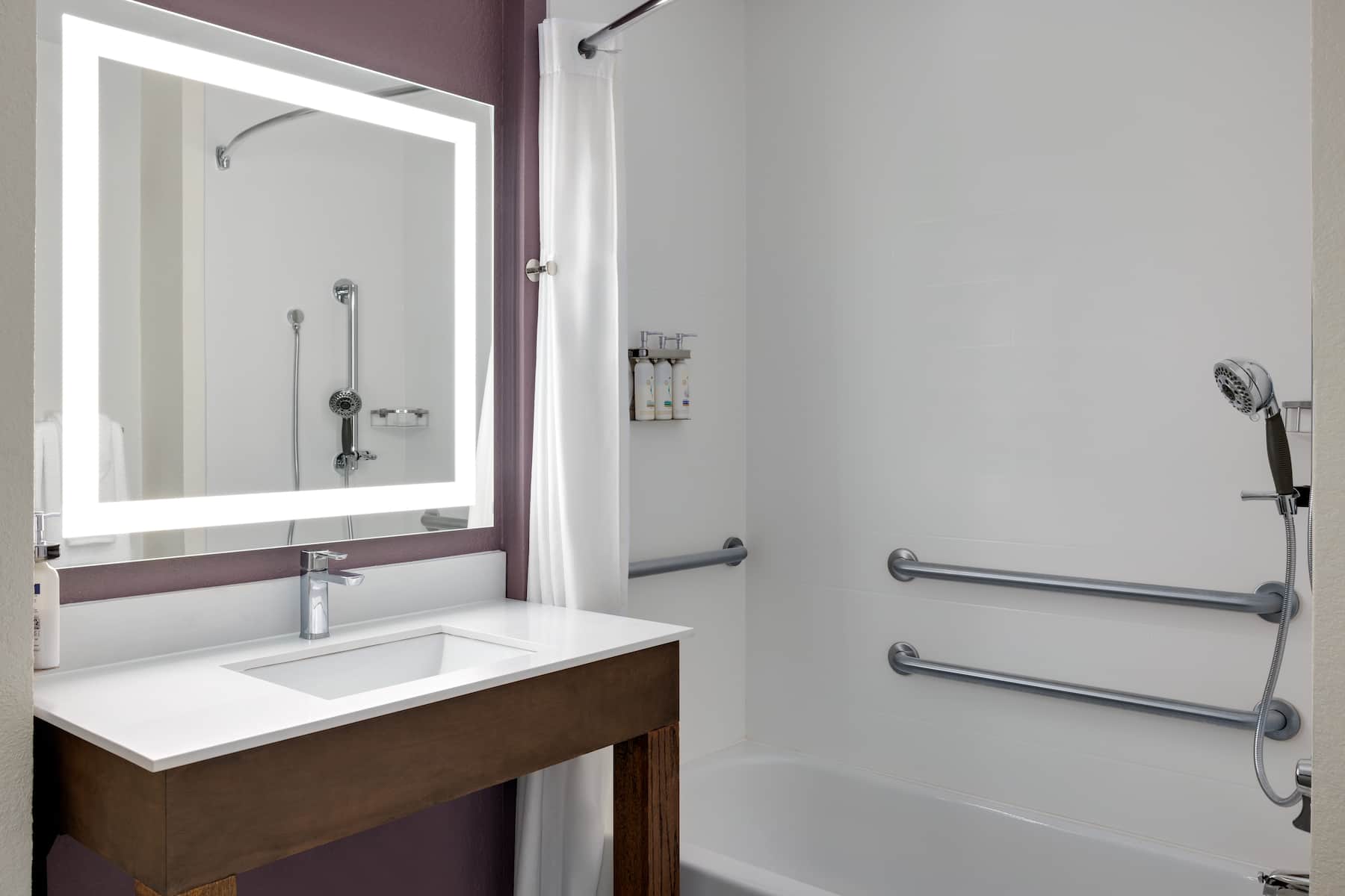 Guest room at the La Quinta Inn & Suites by Wyndham Springfield Airport Plaza in Springfield, Missouri
