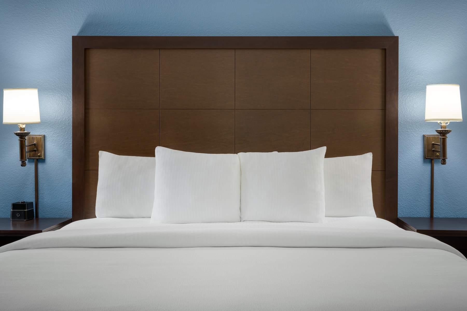 Guest room at the La Quinta Inn & Suites by Wyndham Springfield Airport Plaza in Springfield, Missouri