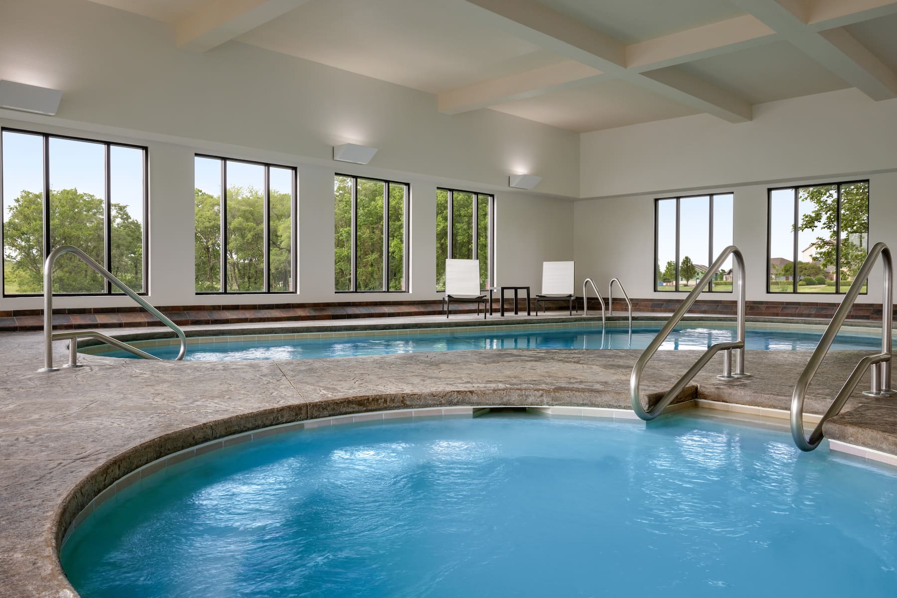 Pool at the La Quinta Inn & Suites by Wyndham Springfield Airport Plaza in Springfield, Missouri
