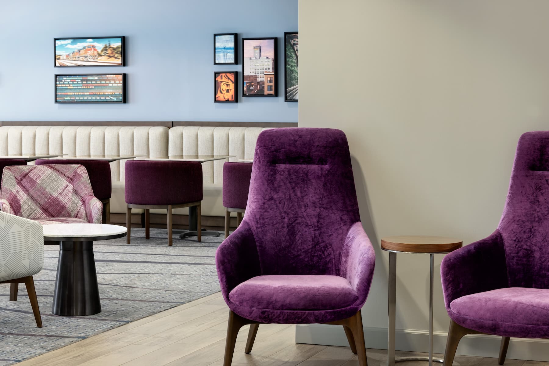 La Quinta Inn & Suites by Wyndham Springfield Airport Plaza restaurant in Springfield, Missouri