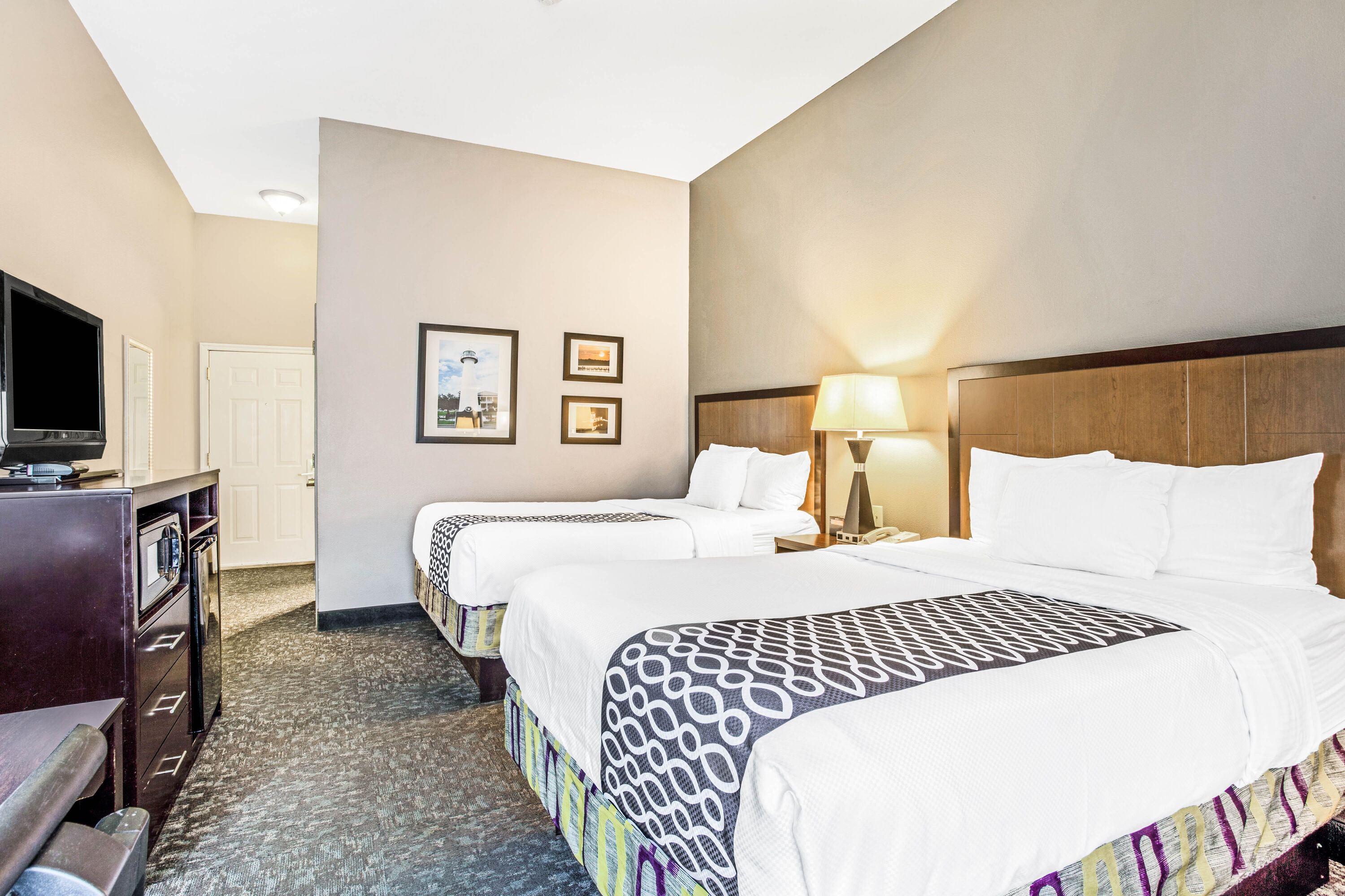 Guest room at the La Quinta Inn & Suites by Wyndham Biloxi in Biloxi, Mississippi