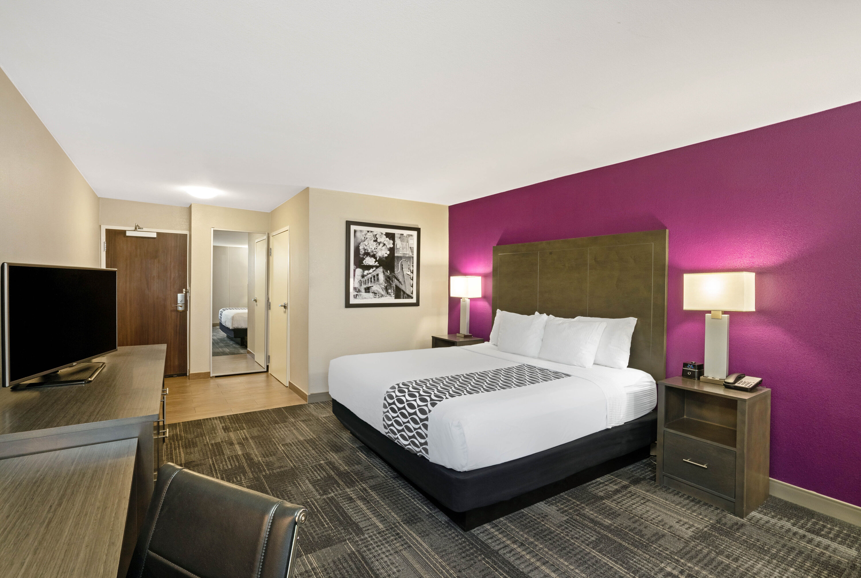 Guest room at the La Quinta Inn & Suites by Wyndham Columbus MS in Columbus, Mississippi