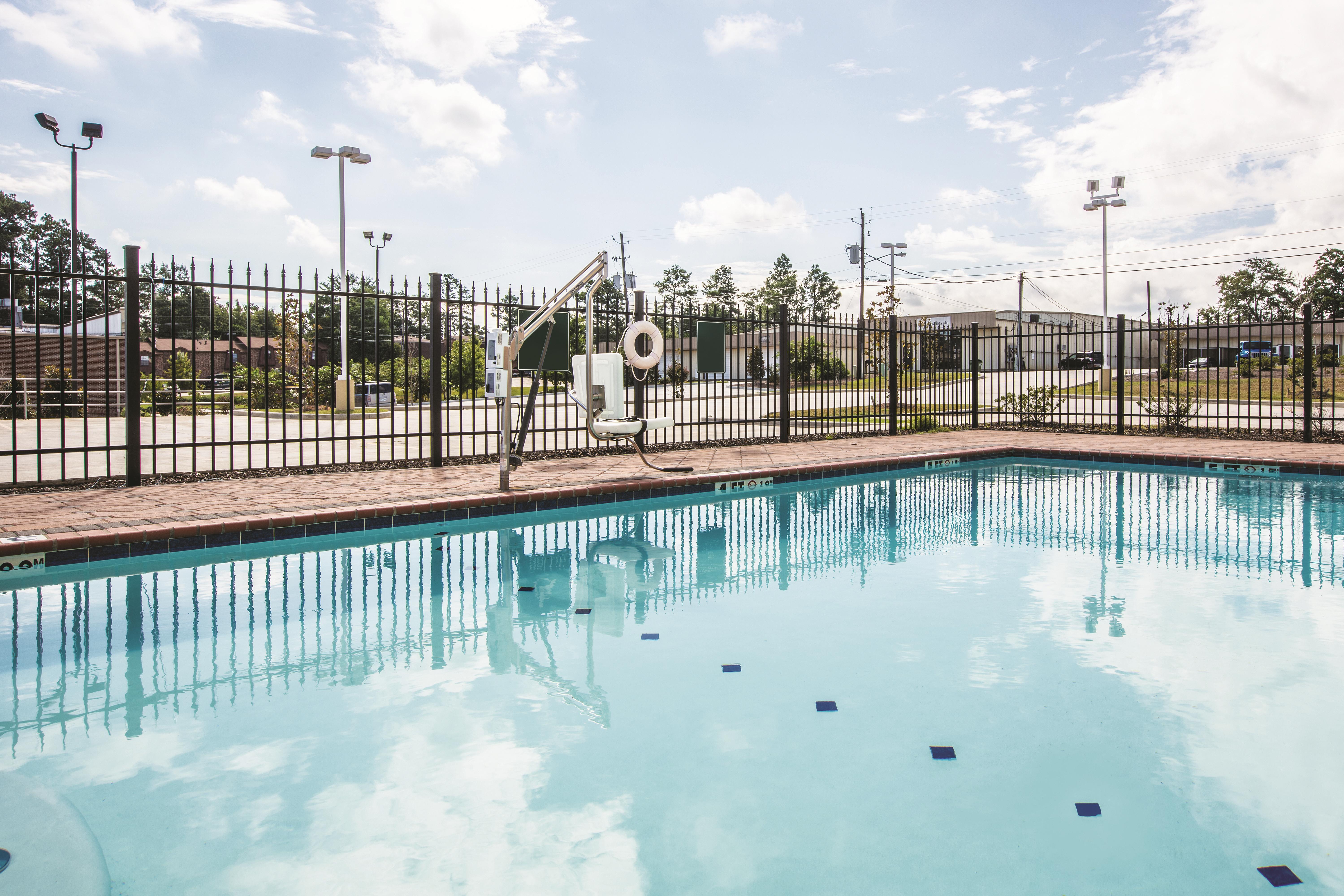 Pool at the La Quinta Inn & Suites by Wyndham Hattiesburg - I-59 in Hattiesburg, Mississippi