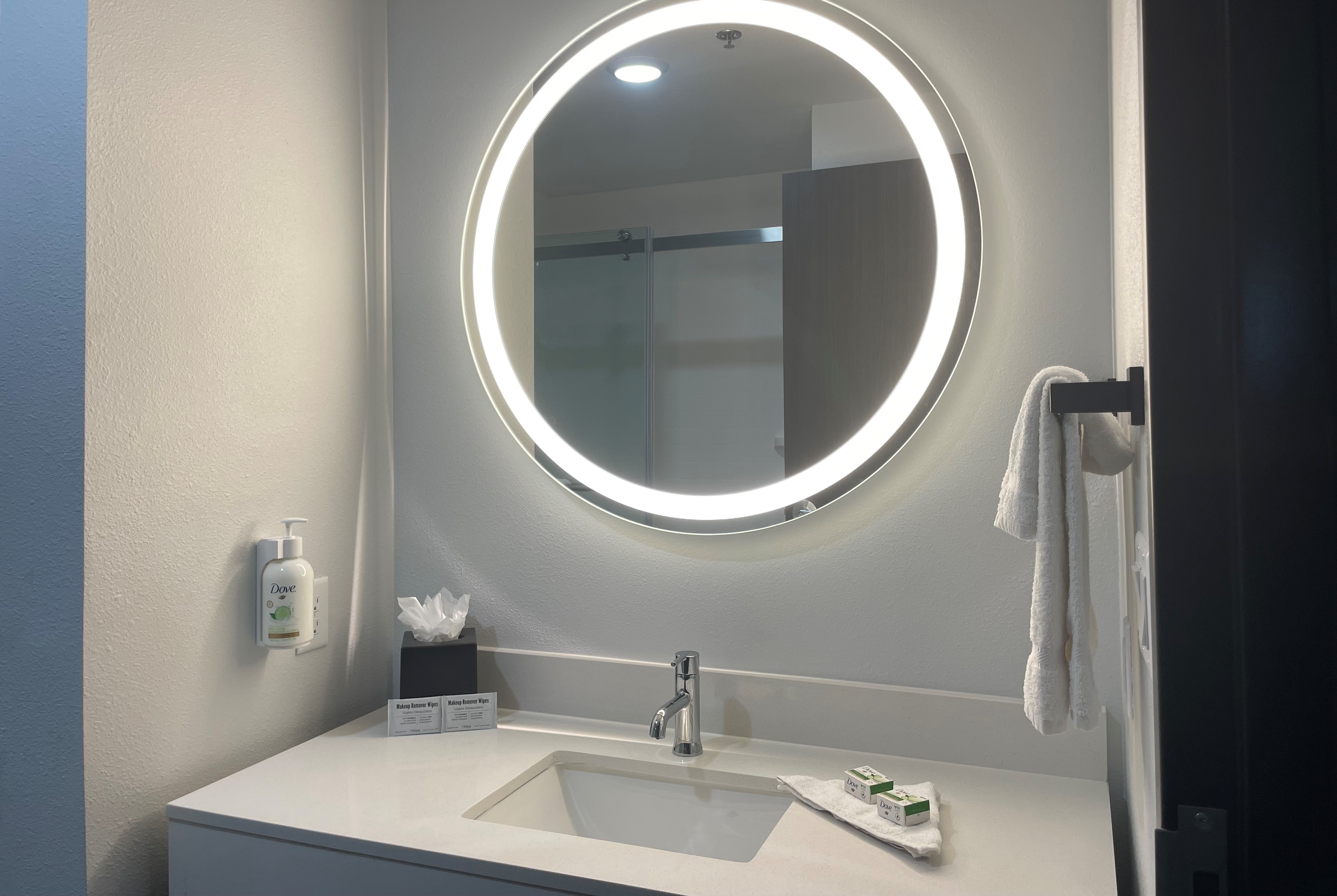 Guest room at the La Quinta Inn & Suites by Wyndham Olive Branch in Olive Branch, Mississippi