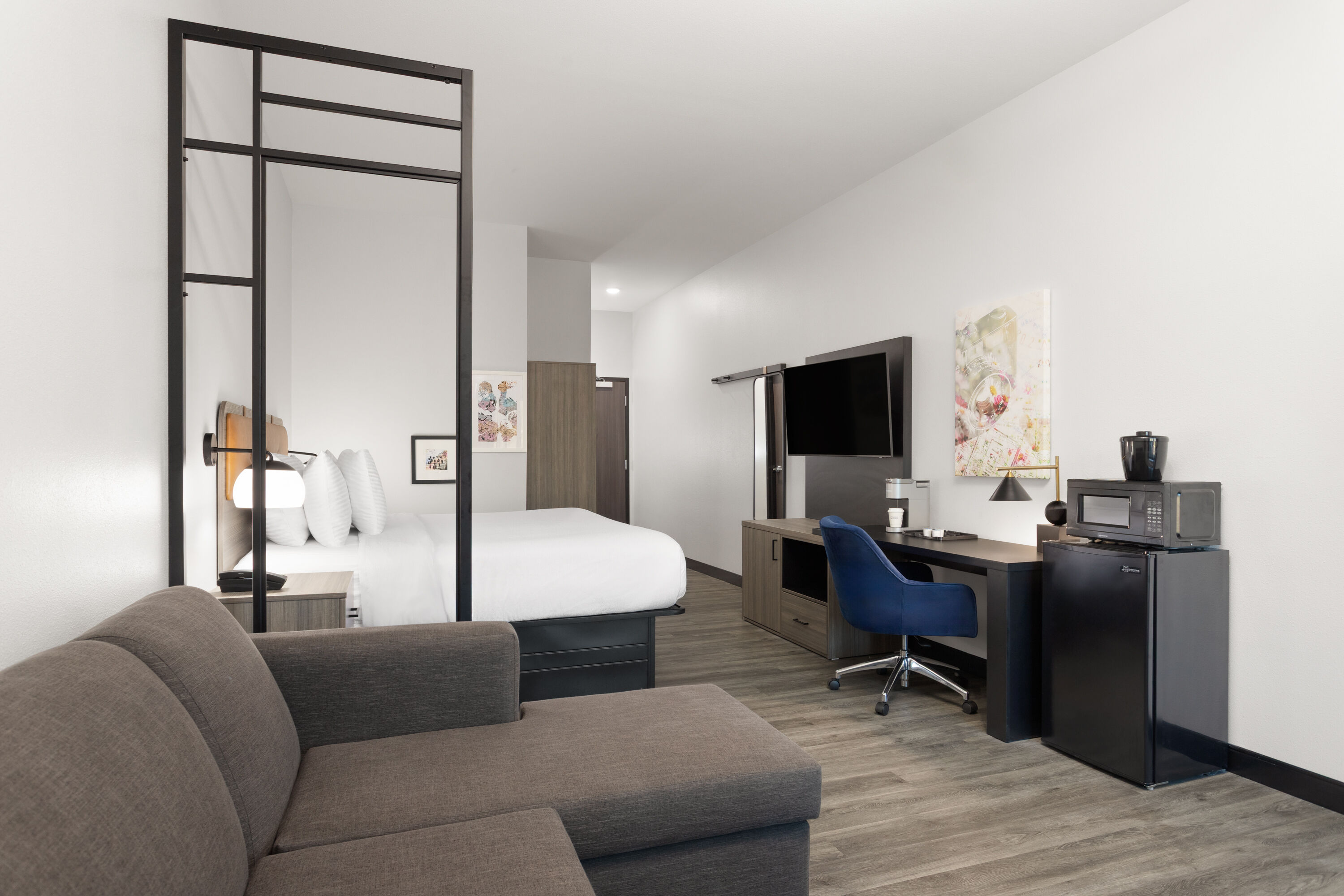 Guest room at the La Quinta Inn & Suites by Wyndham Olive Branch in Olive Branch, Mississippi