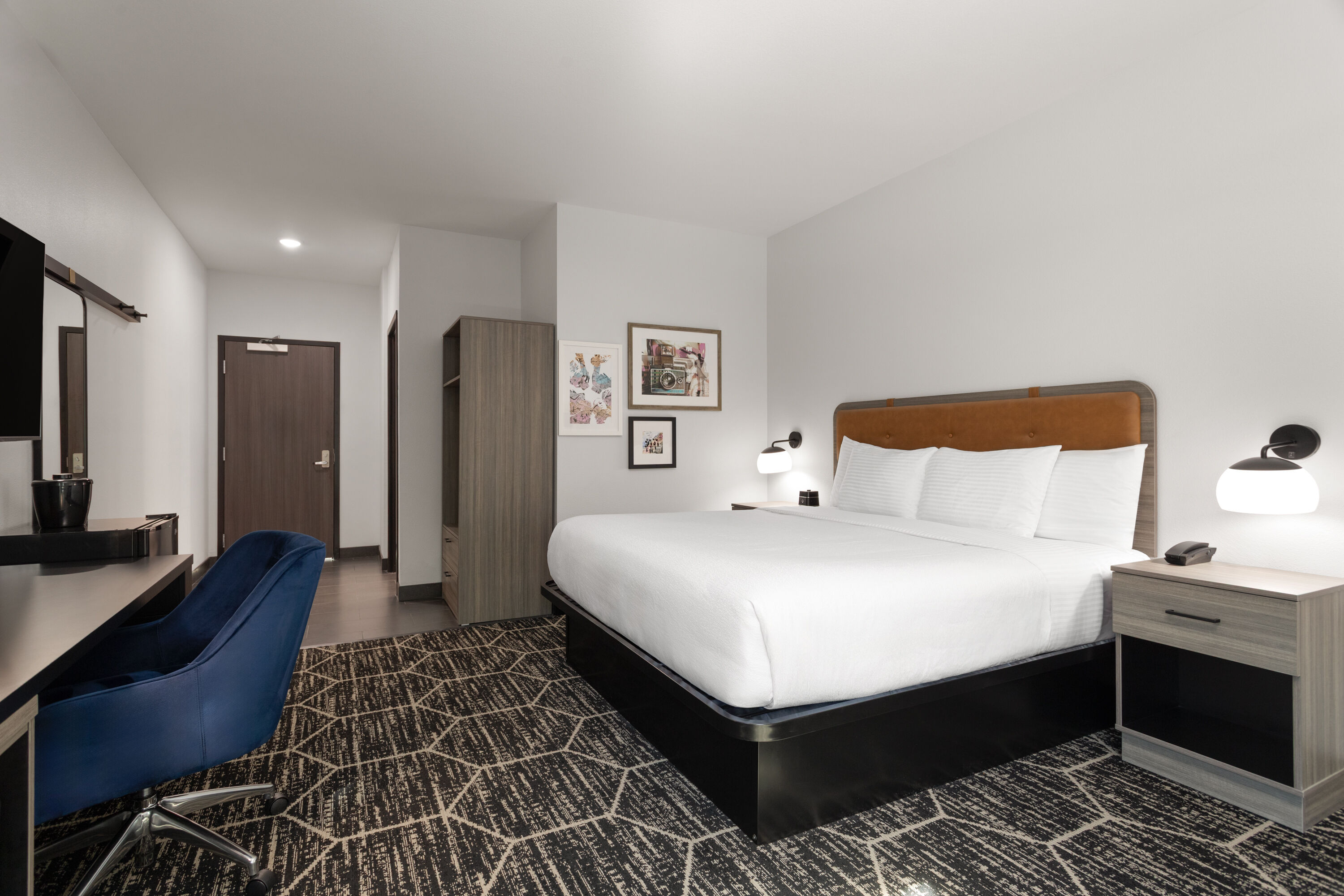 Guest room at the La Quinta Inn & Suites by Wyndham Olive Branch in Olive Branch, Mississippi