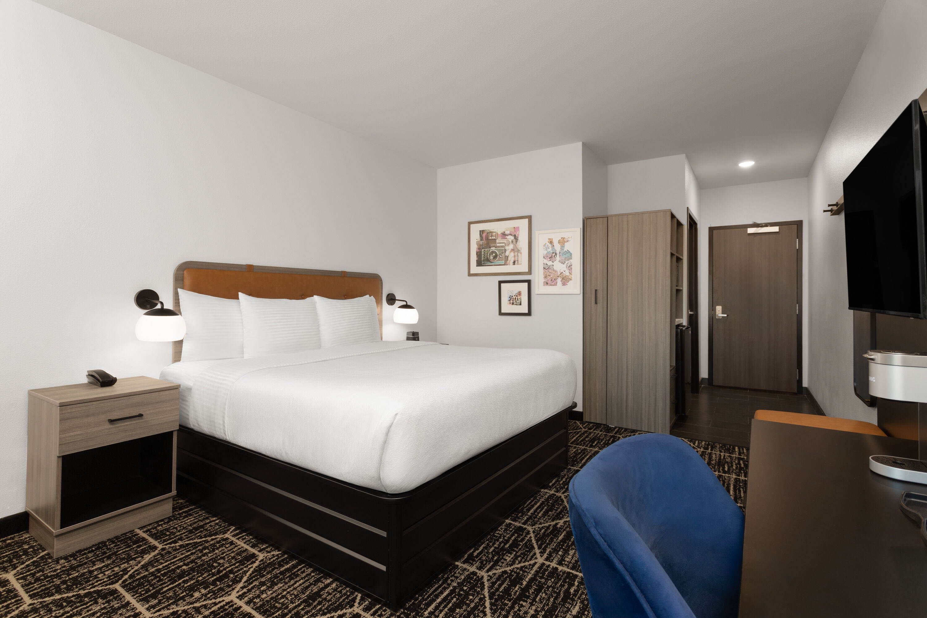 Guest room at the La Quinta Inn & Suites by Wyndham Olive Branch in Olive Branch, Mississippi