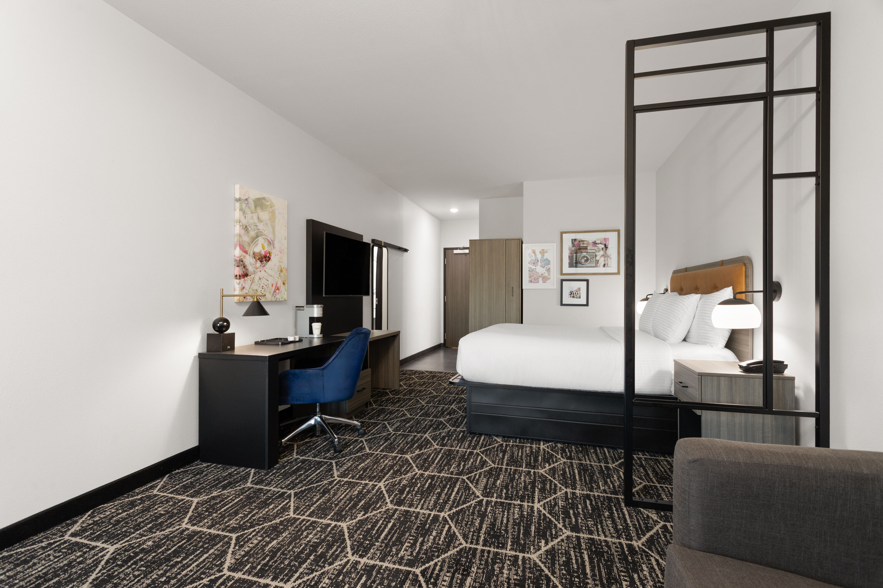 La Quinta Inn & Suites by Wyndham Olive Branch suite in Olive Branch, Mississippi