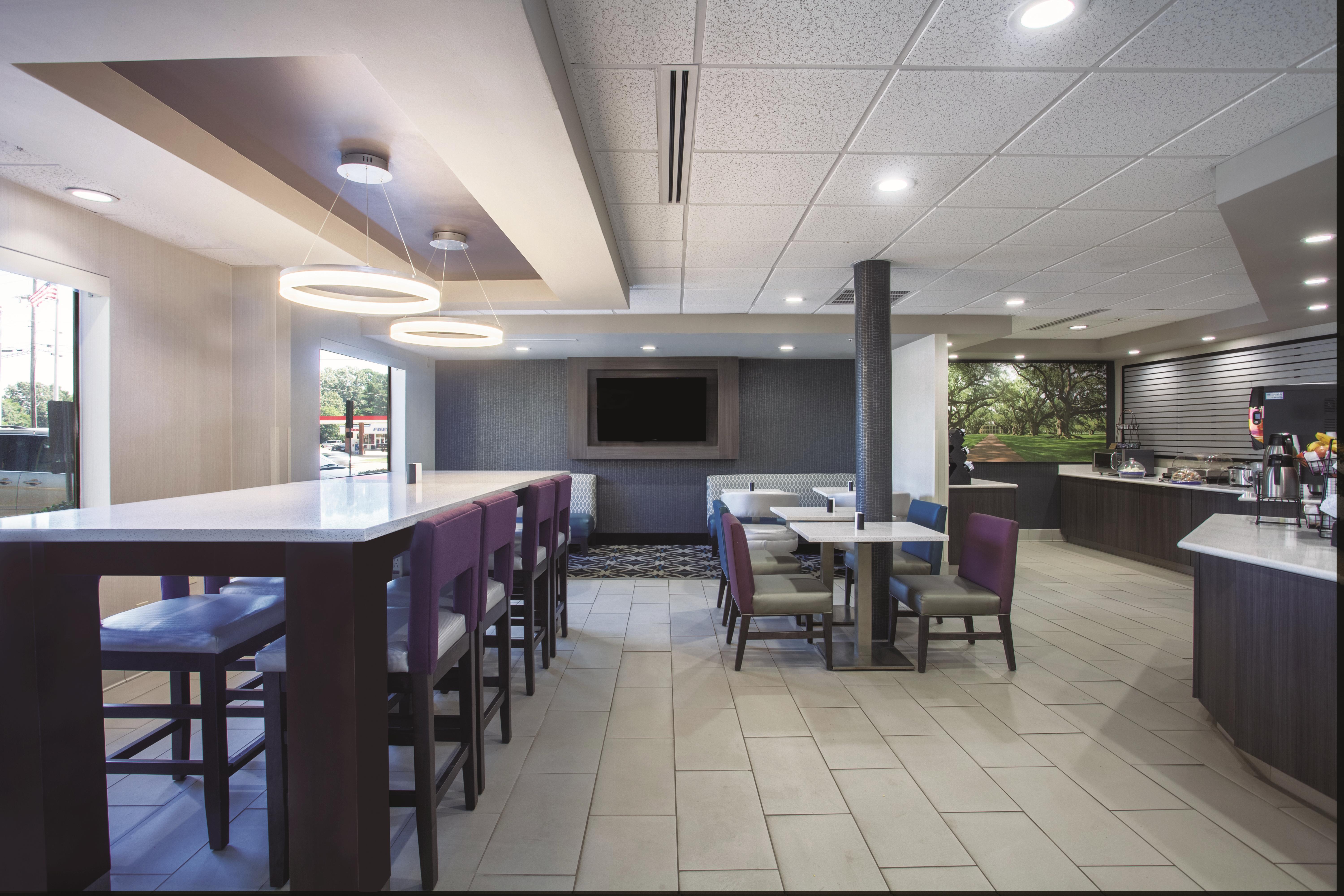 Property amenity at La Quinta Inn & Suites by Wyndham Jackson Airport in Pearl, Mississippi