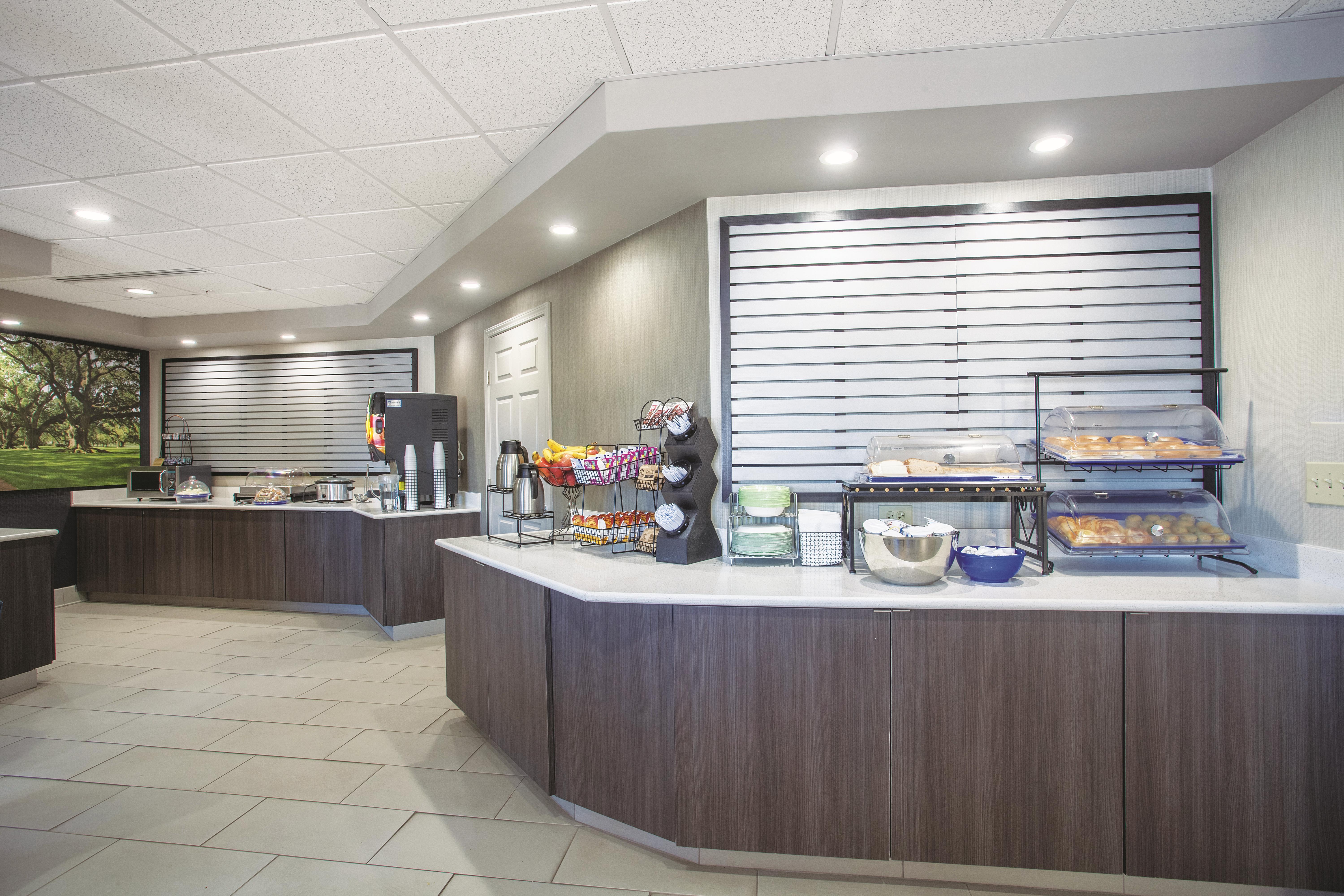 Property amenity at La Quinta Inn & Suites by Wyndham Jackson Airport in Pearl, Mississippi