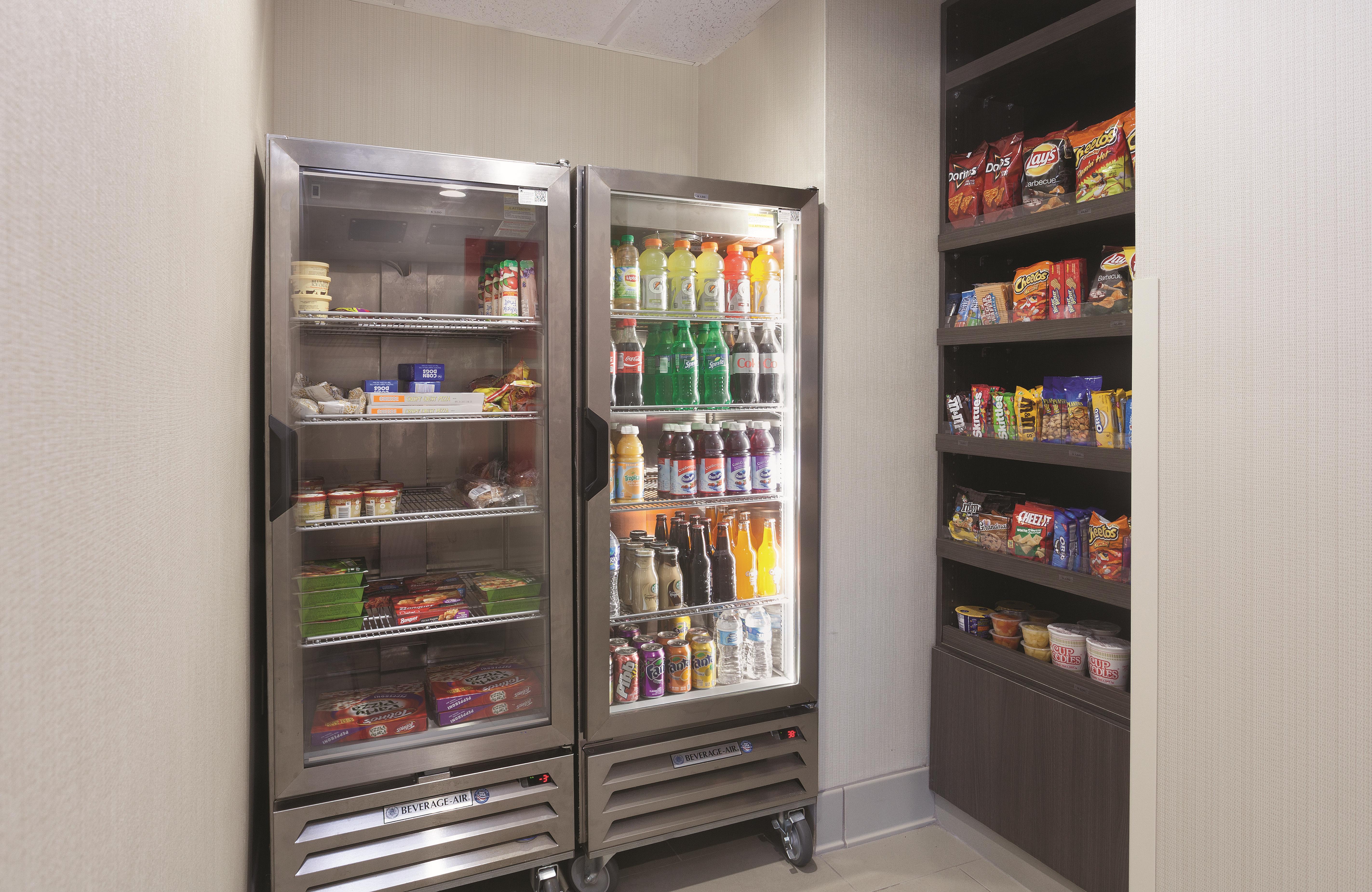 Property amenity at La Quinta Inn & Suites by Wyndham Jackson Airport in Pearl, Mississippi