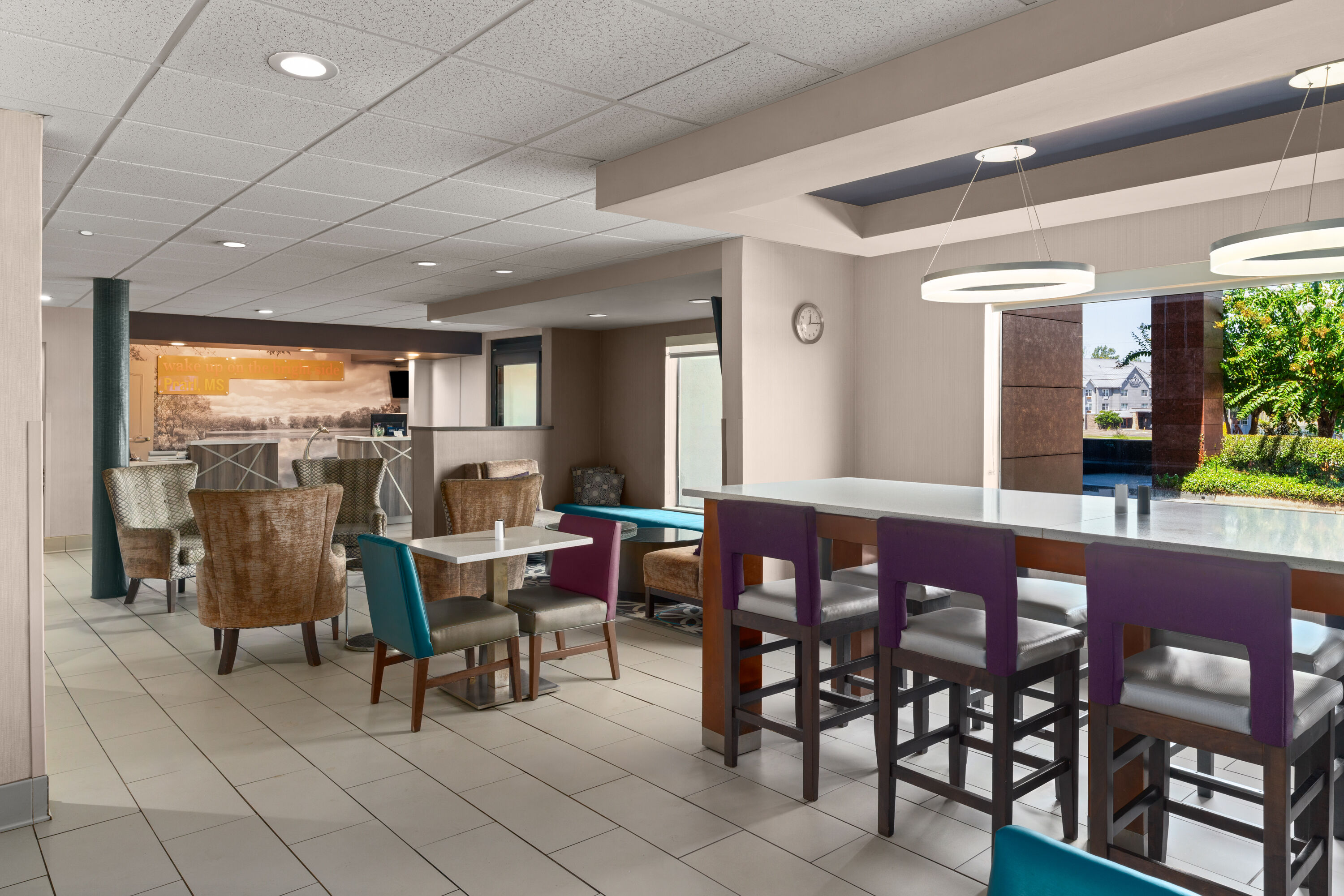 Free breakfast at La Quinta Inn & Suites by Wyndham Jackson Airport/Pearl in Pearl, Mississippi