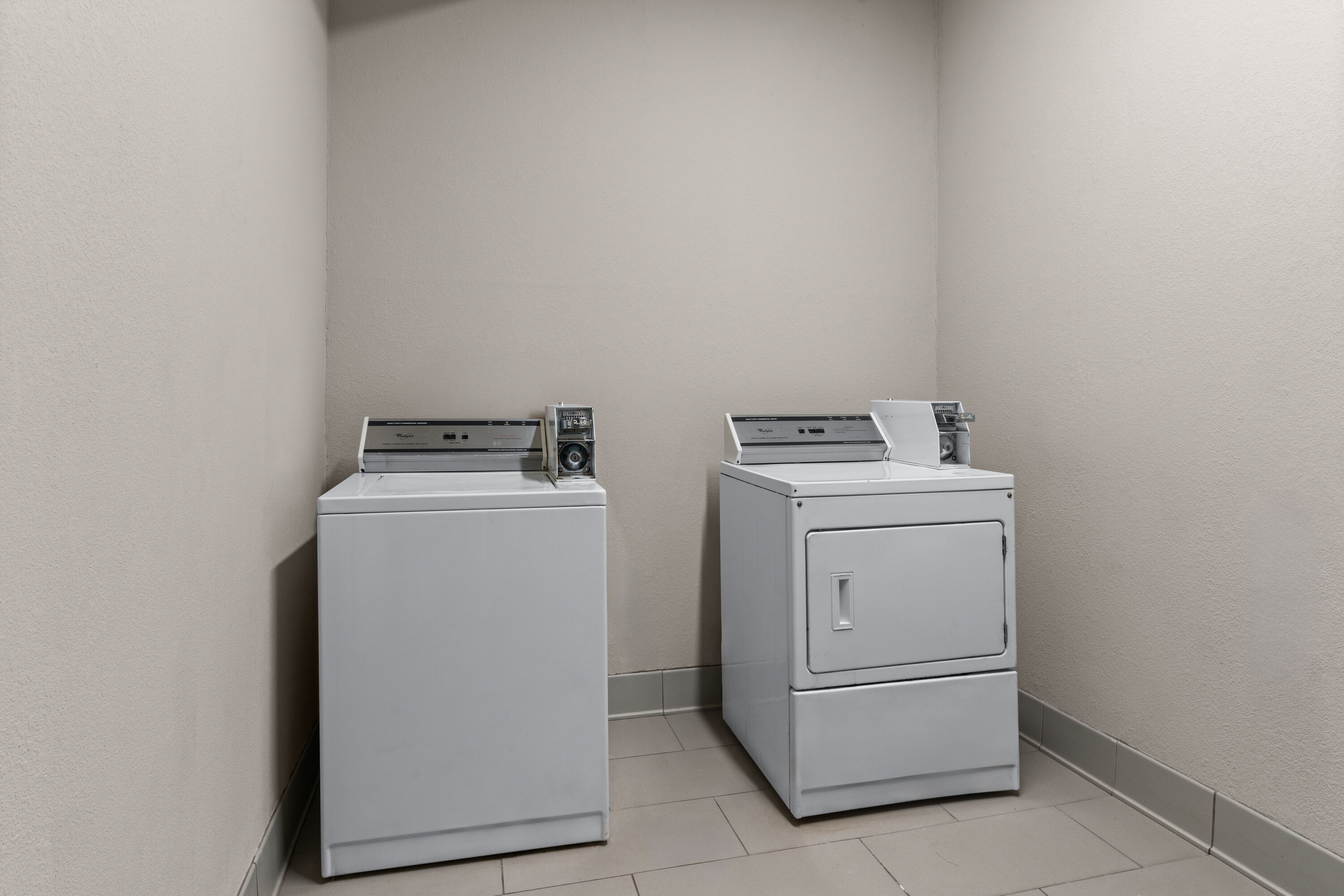 Laundry facilities at La Quinta Inn & Suites by Wyndham Jackson Airport/Pearl in Pearl, Mississippi