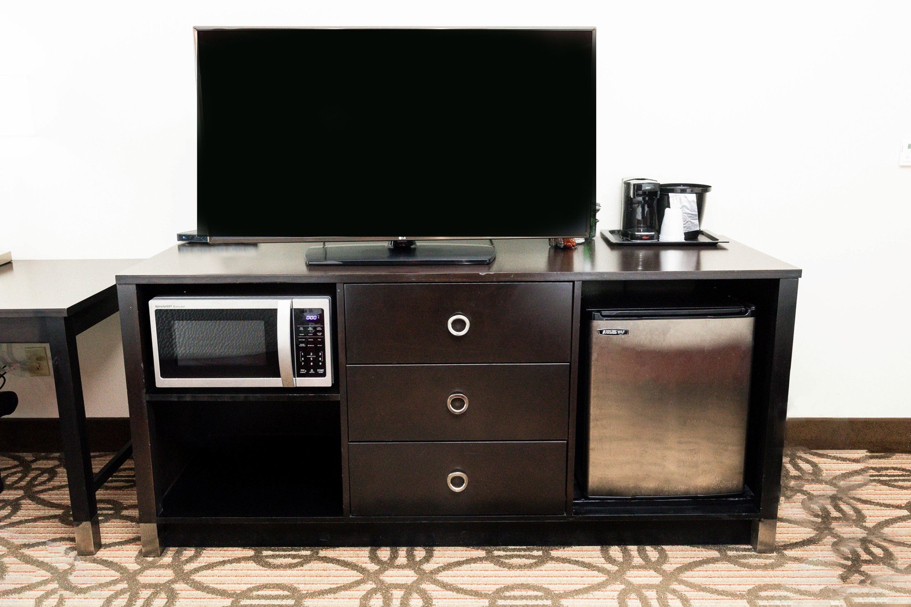 Guest room at the La Quinta Inn & Suites by Wyndham Starkville at MSU in Starkville, Mississippi