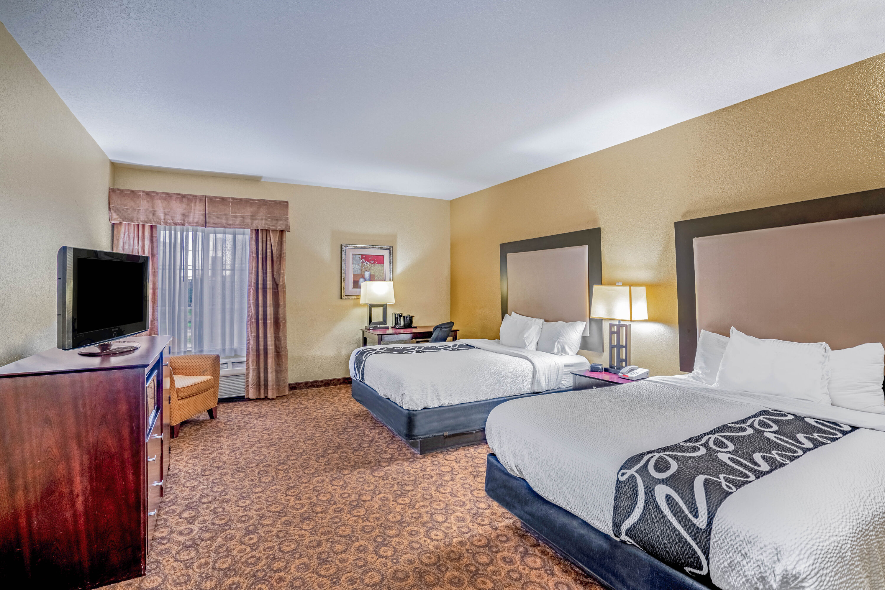 Guest room at the La Quinta Inn & Suites by Wyndham Vicksburg in Vicksburg, Mississippi