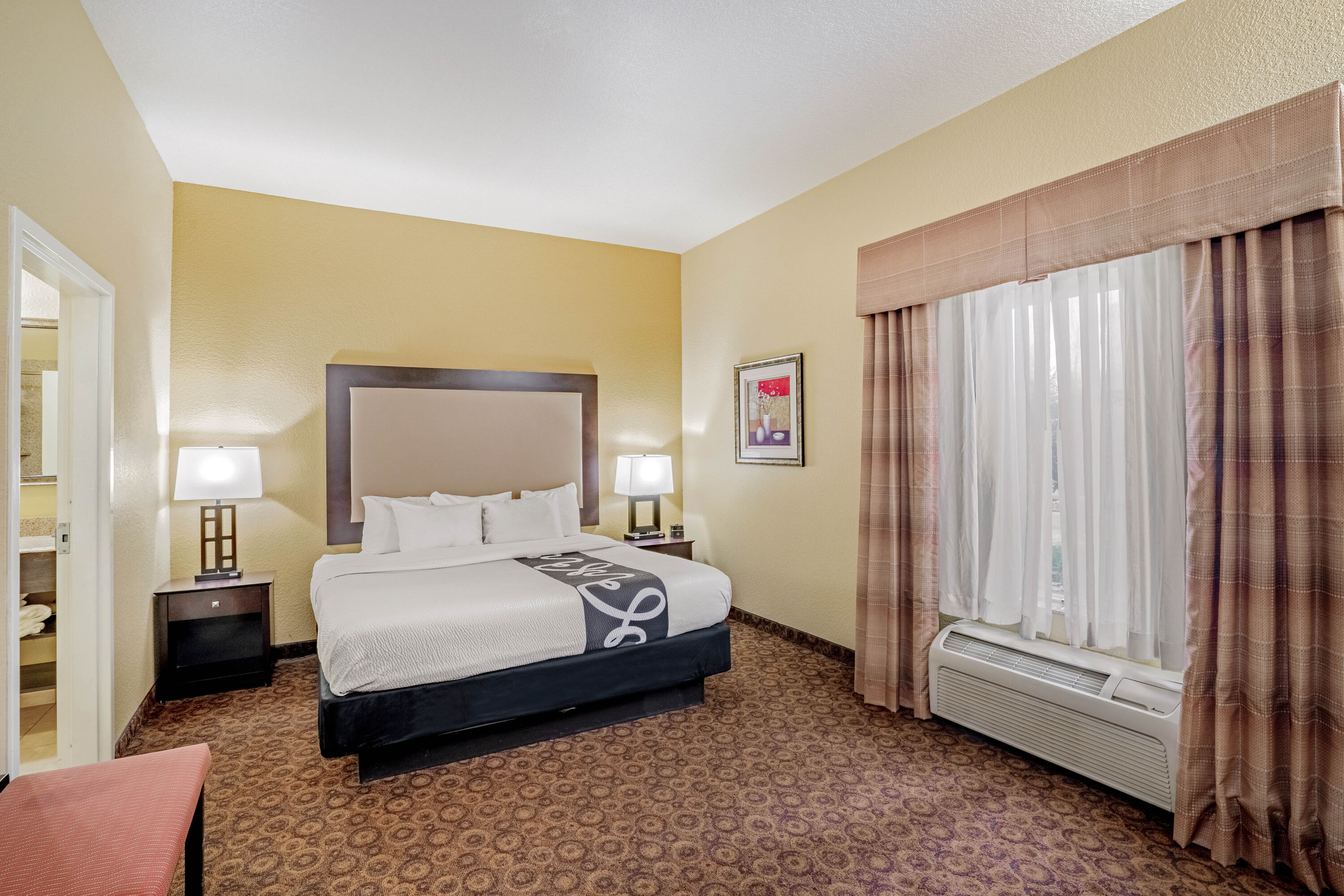 La Quinta Inn & Suites by Wyndham Vicksburg suite in Vicksburg, Mississippi
