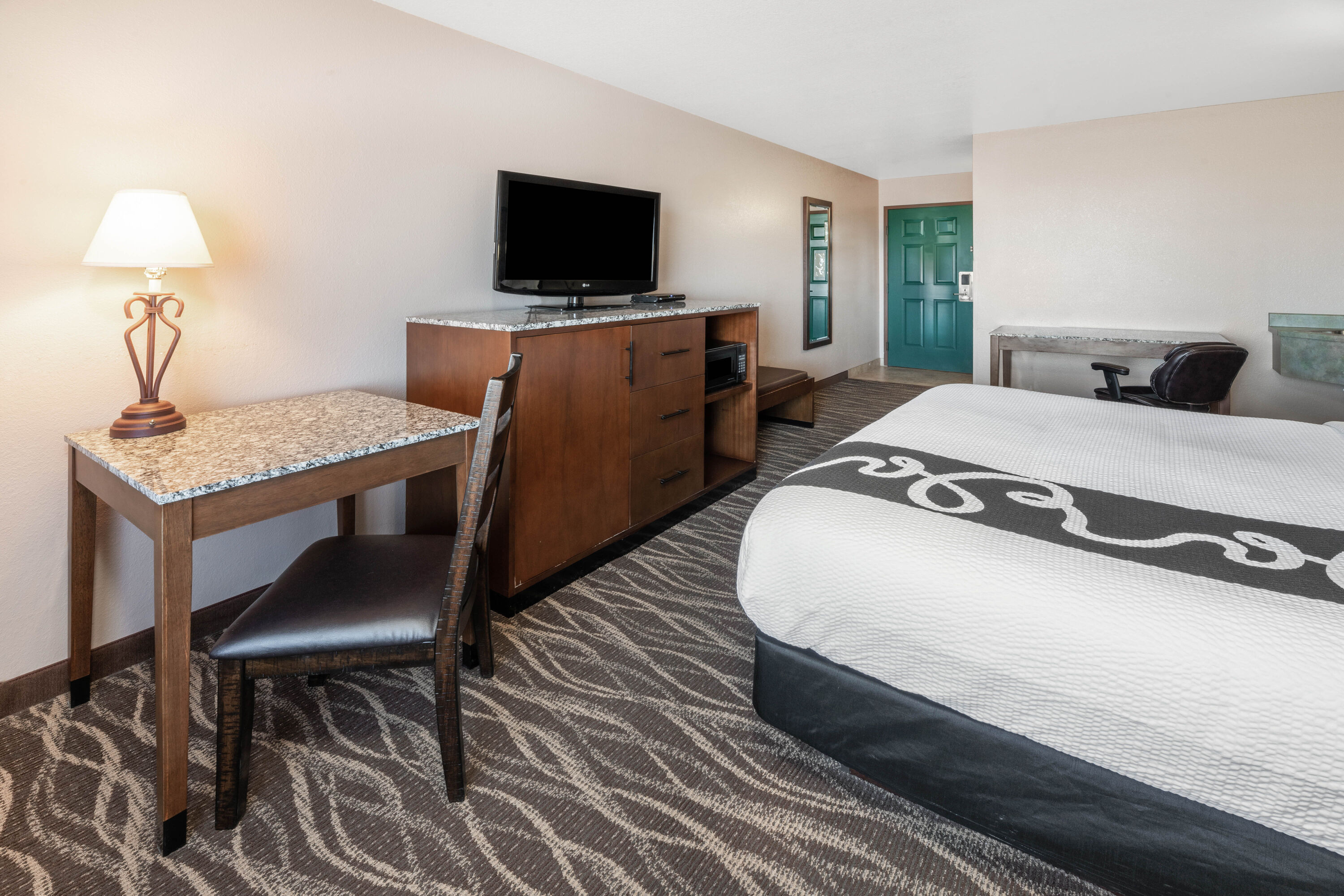 Guest room at the La Quinta Inn & Suites by Wyndham Belgrade - Bozeman Airport in Belgrade, Montana