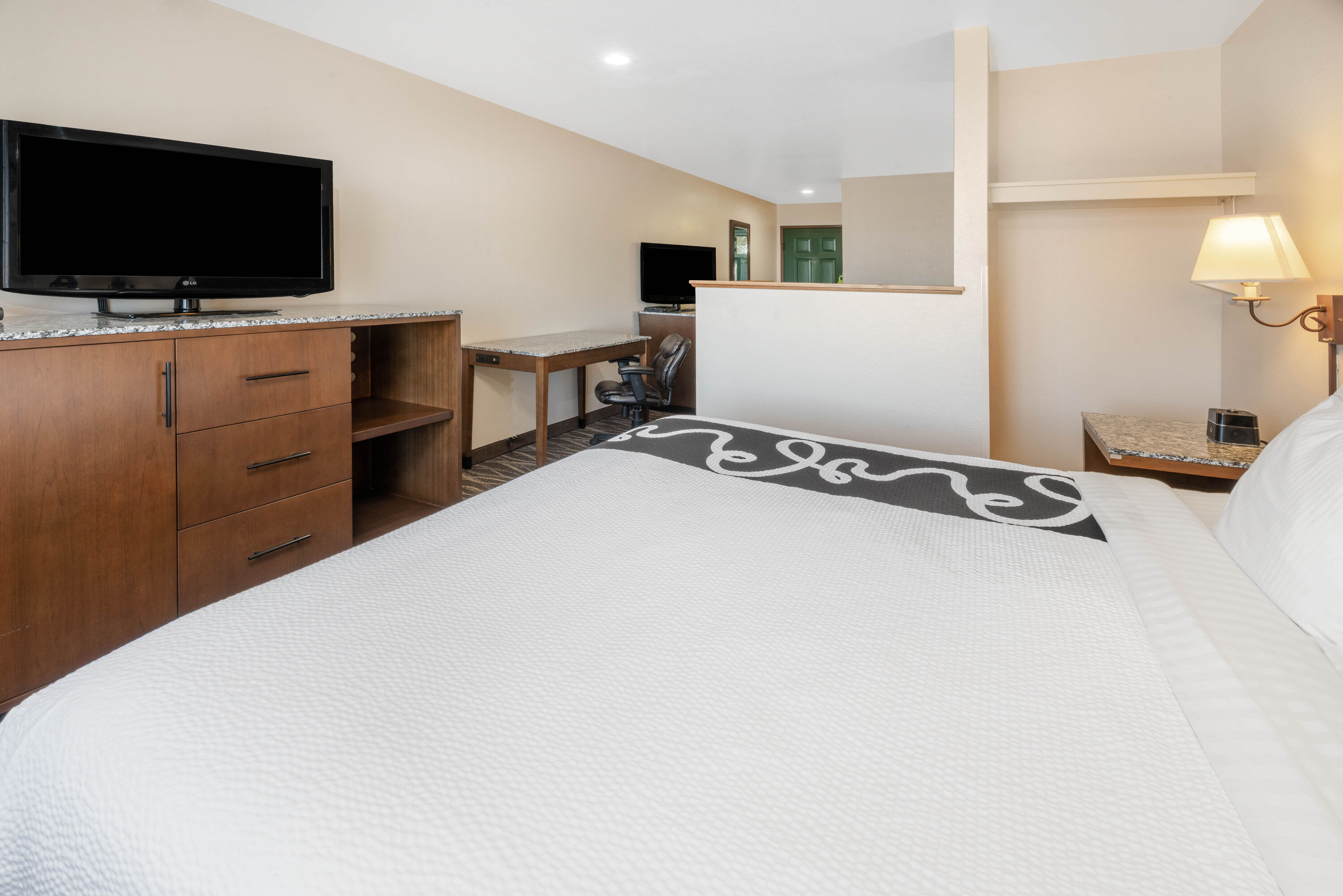 La Quinta Inn & Suites by Wyndham Belgrade - Bozeman Airport suite in Belgrade, Montana