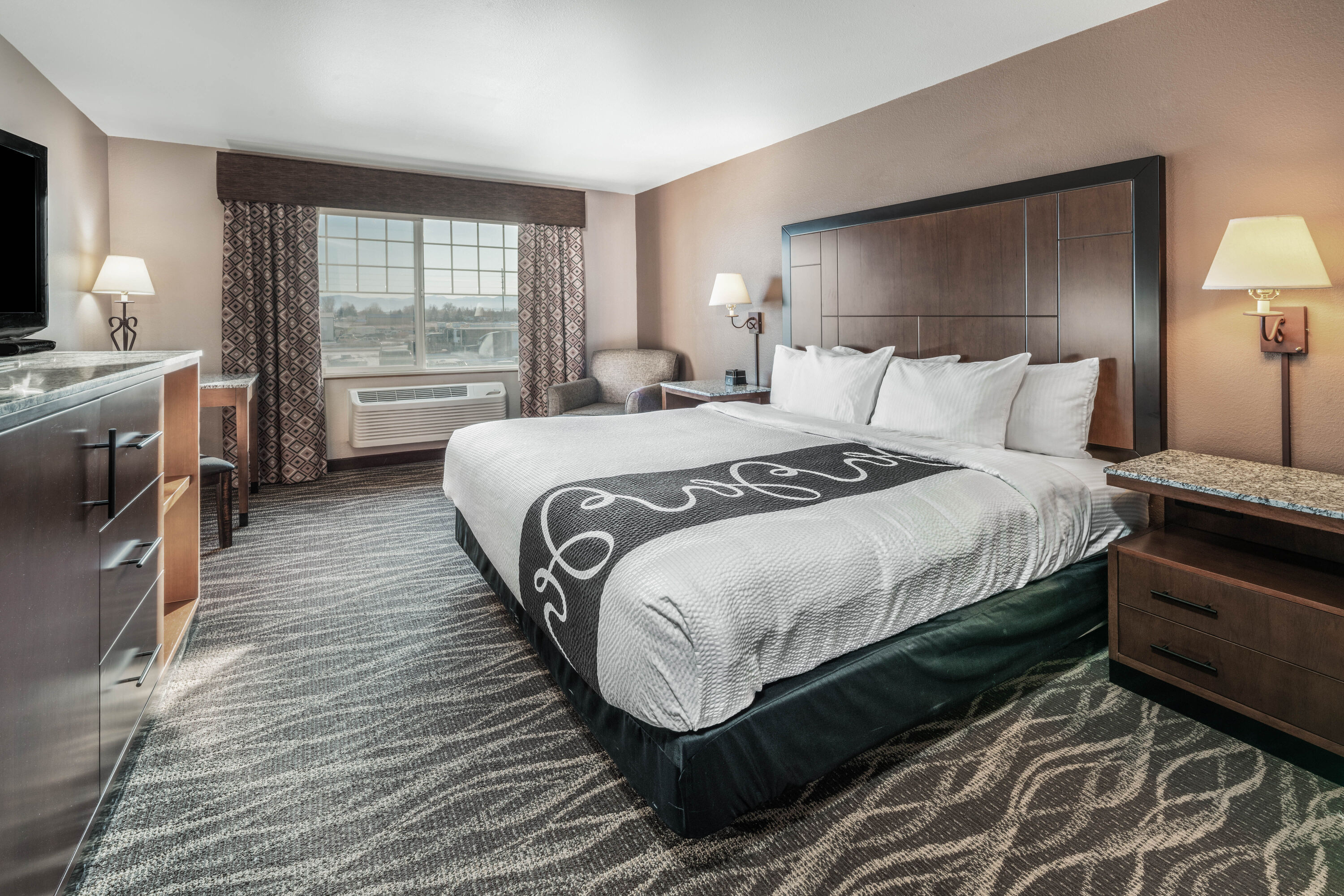 La Quinta Inn & Suites by Wyndham Belgrade - Bozeman Airport suite in Belgrade, Montana