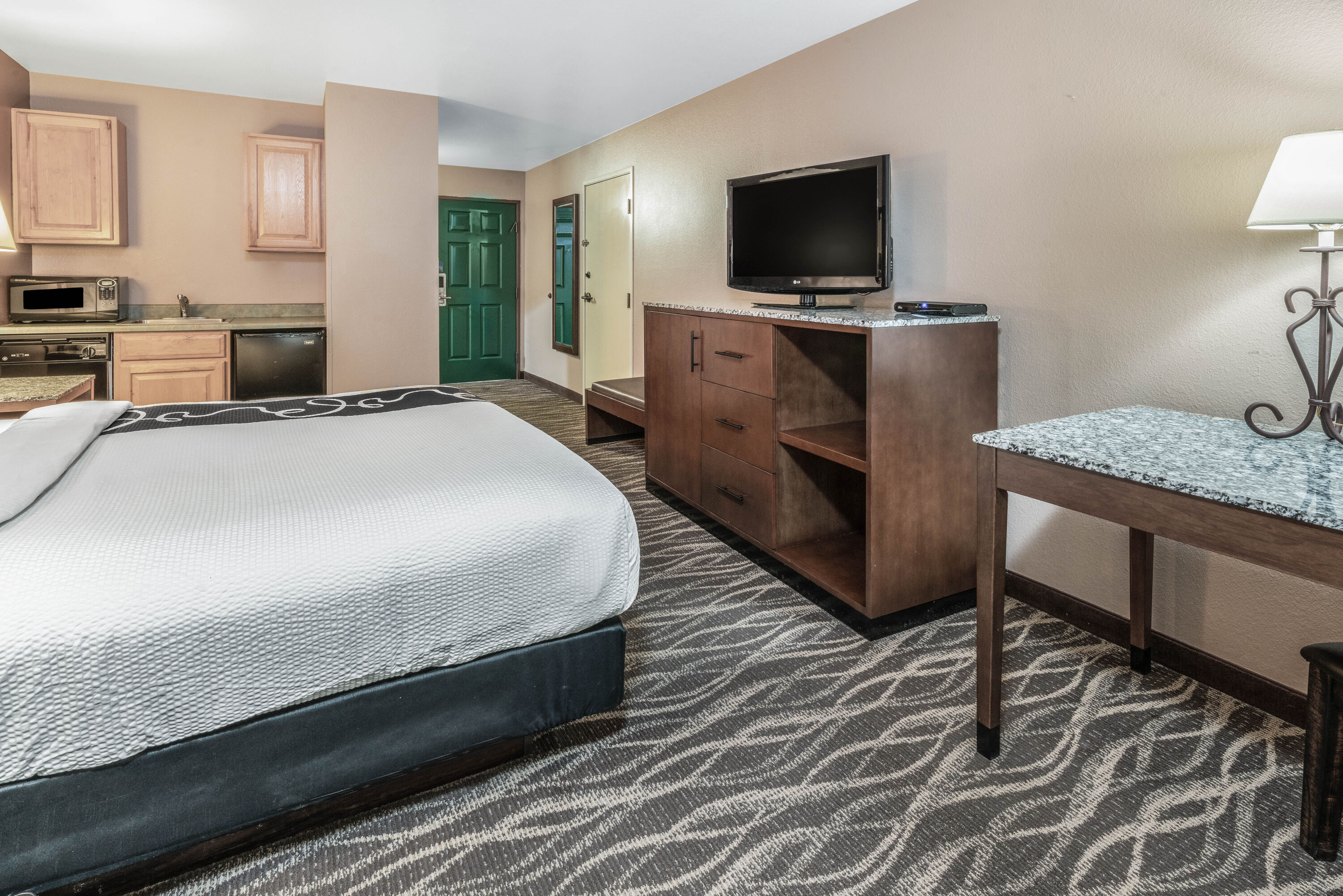 La Quinta Inn & Suites by Wyndham Belgrade - Bozeman Airport suite in Belgrade, Montana