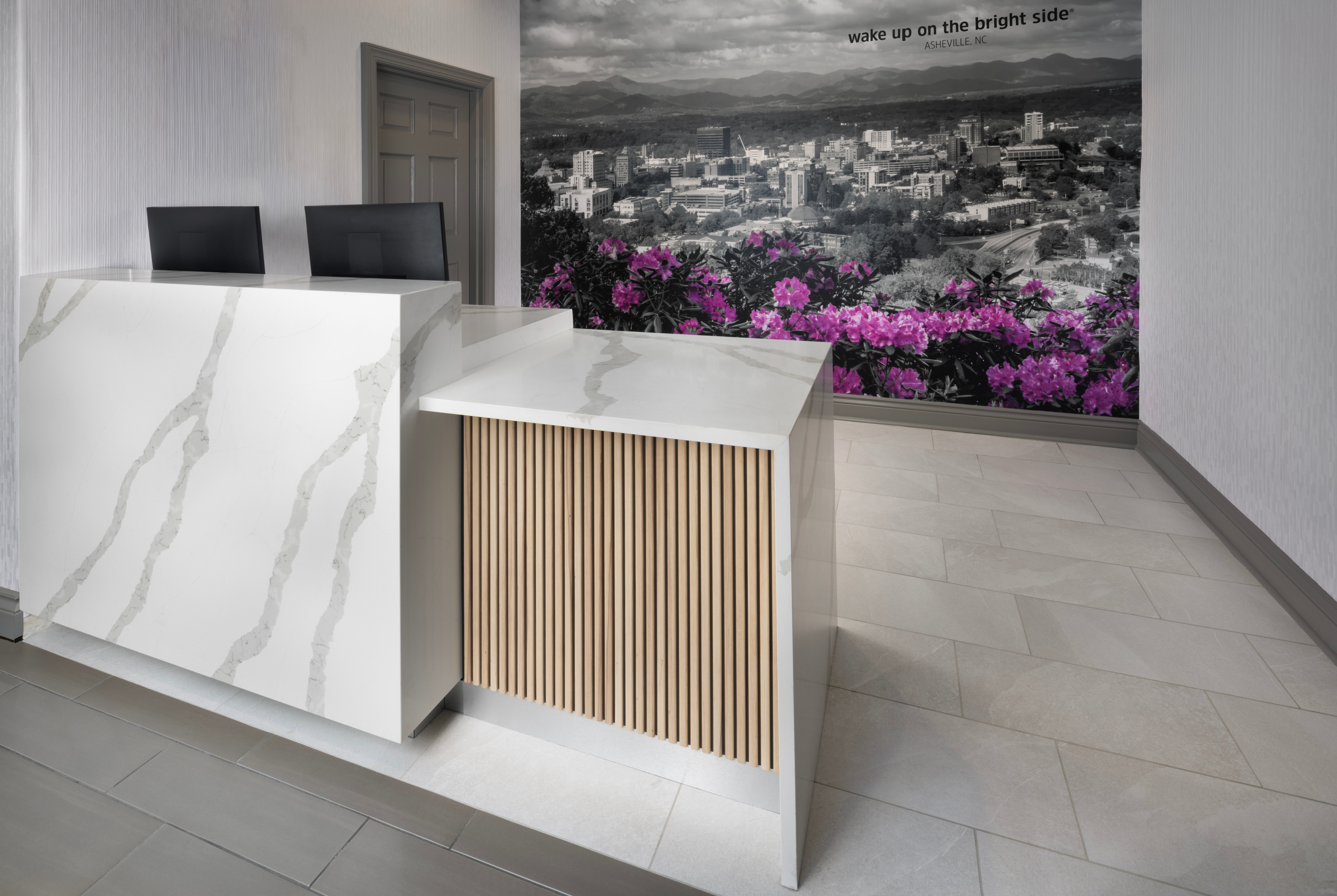 La Quinta Inn & Suites by Wyndham Asheville Downtown reception in Asheville, North Carolina