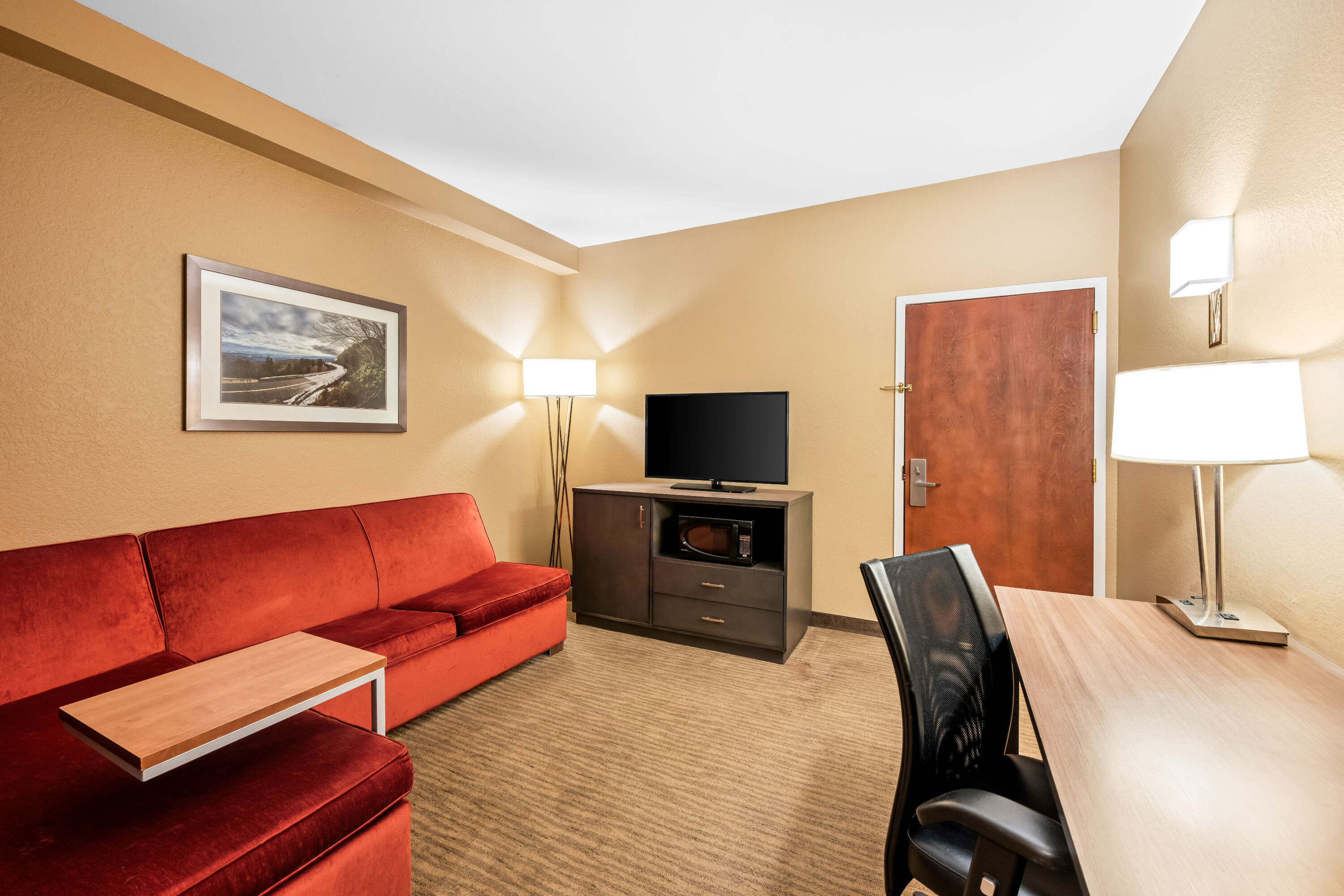 La Quinta Inn & Suites by Wyndham Boone University suite living room in Boone, North Carolina