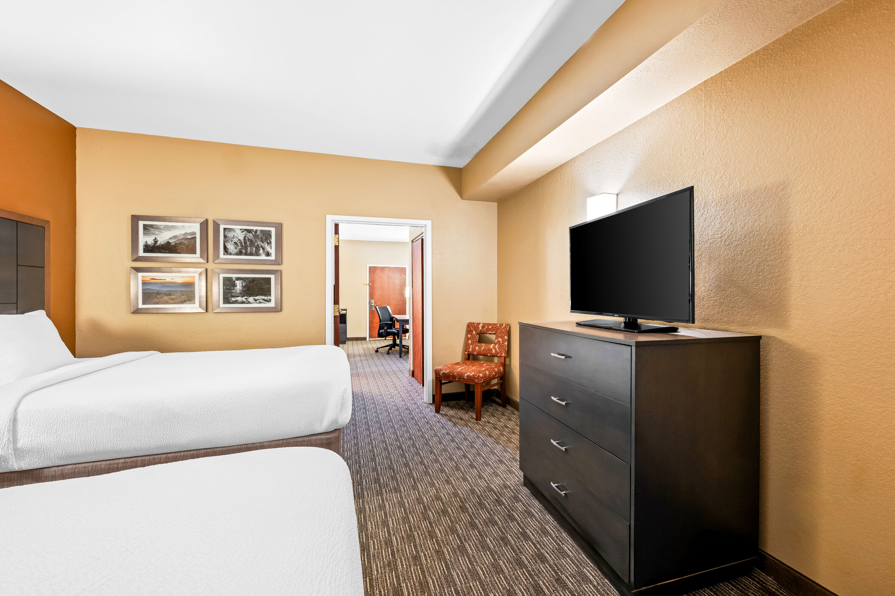 La Quinta Inn & Suites by Wyndham Boone University suite in Boone, North Carolina