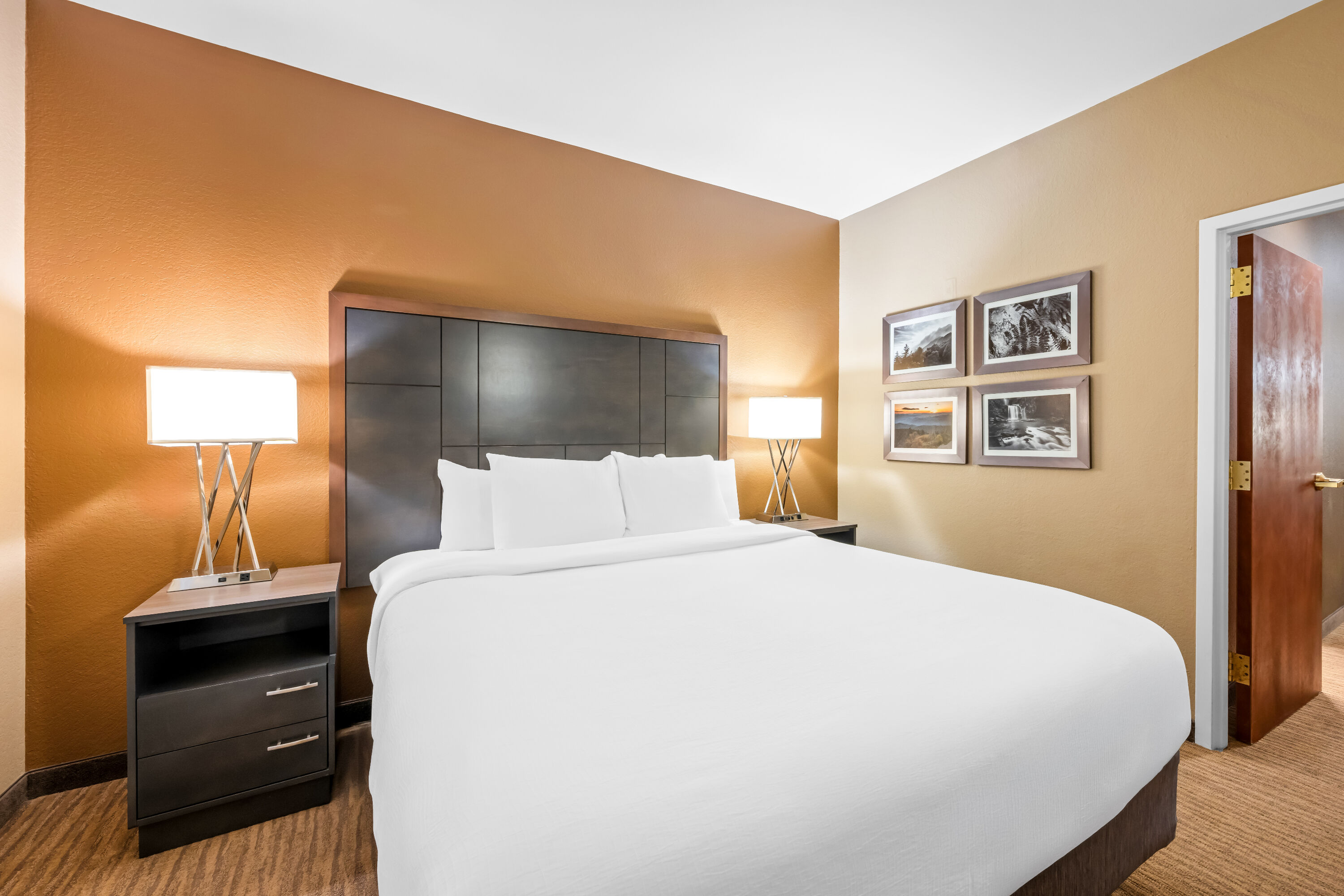La Quinta Inn & Suites by Wyndham Boone University suite in Boone, North Carolina