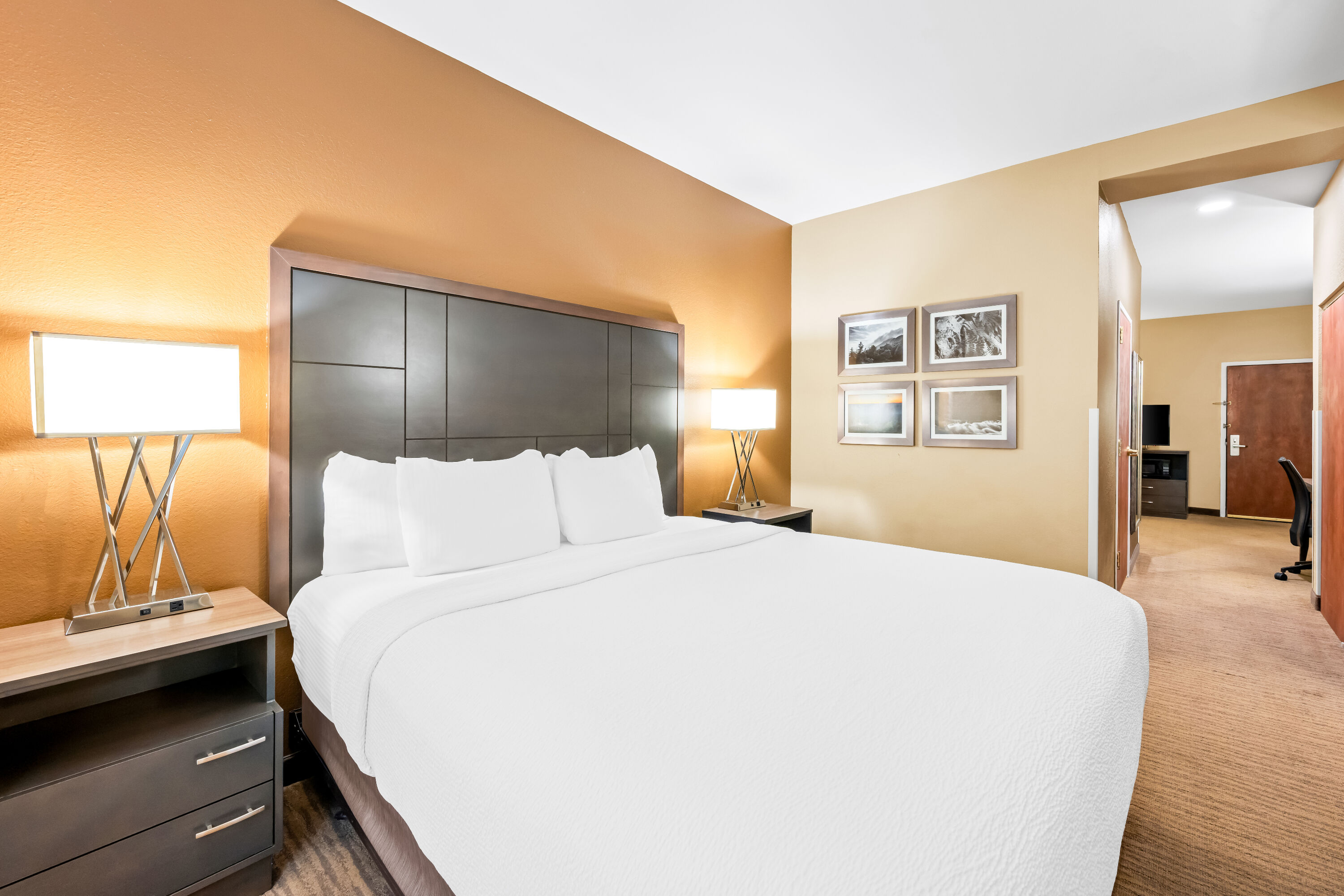 La Quinta Inn & Suites by Wyndham Boone University suite in Boone, North Carolina