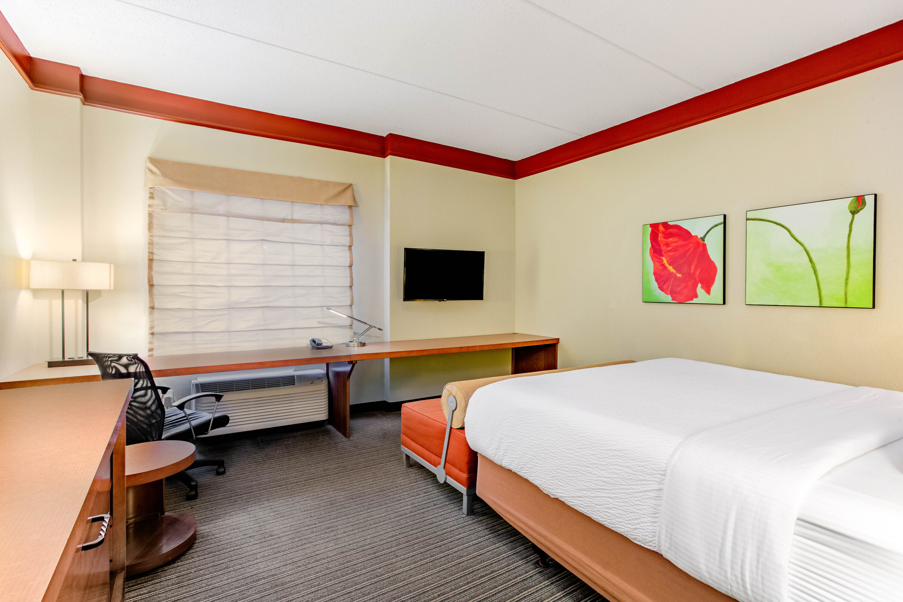 Guest room at the La Quinta Inn & Suites by Wyndham Raleigh/Durham Southpoint in Durham, North Carolina