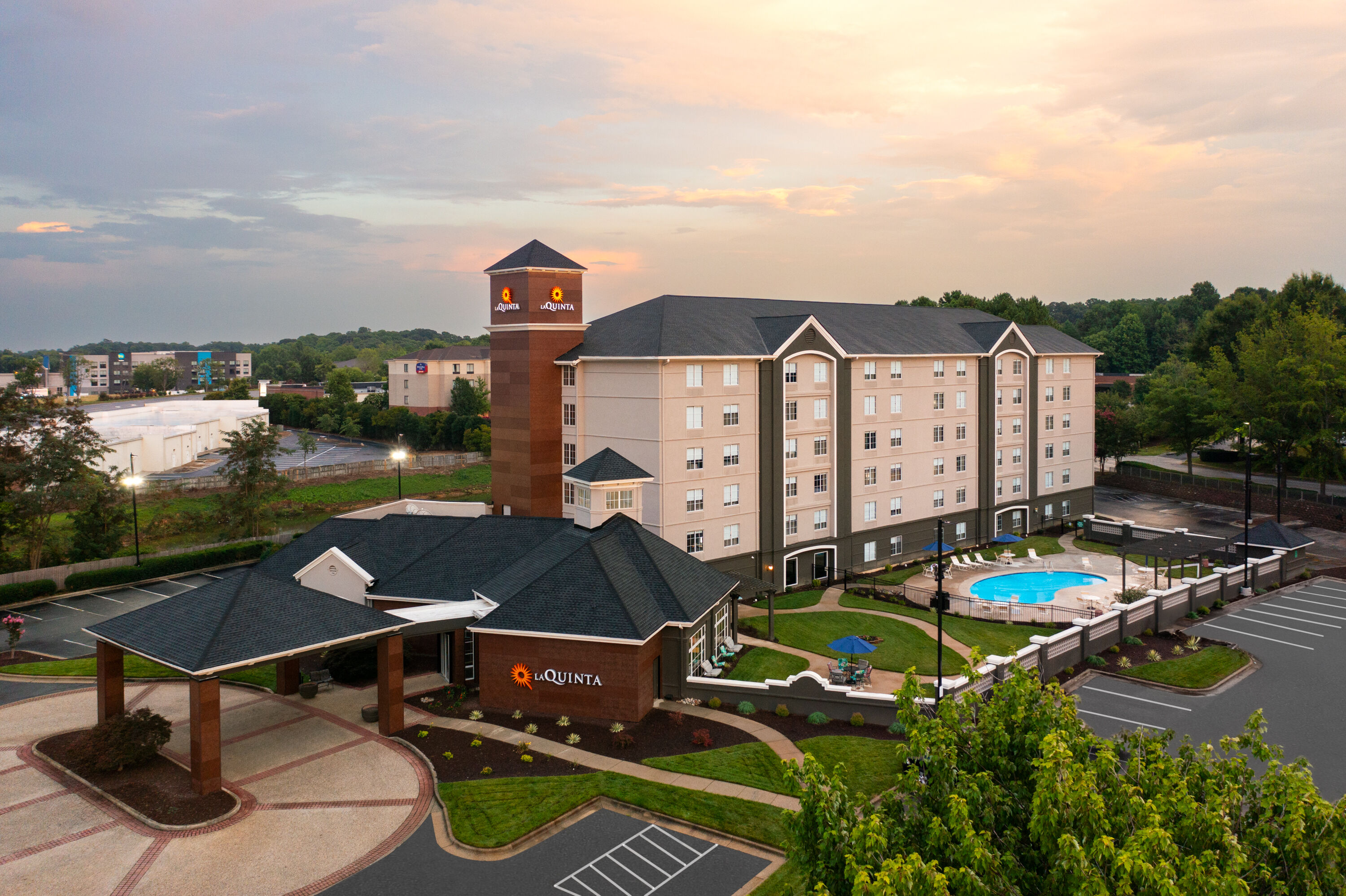 Exterior Dusk Image of La Quinta Inn & Suites by Wyndham Greensboro NC hotel in Greensboro, North Carolina