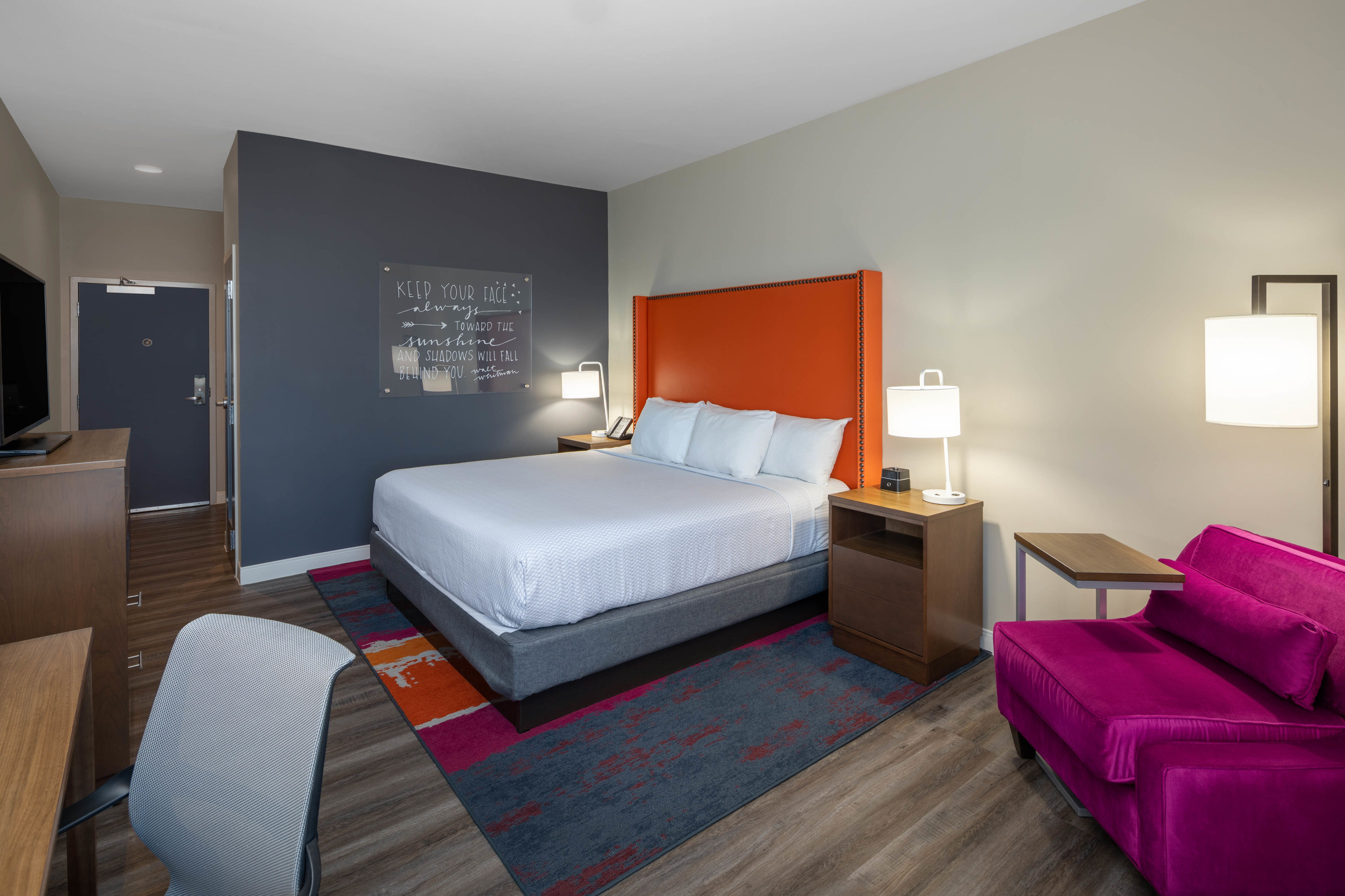 Guest room at the La Quinta Inn & Suites by Wyndham Greensboro Arpt High Point in Greensboro, North Carolina